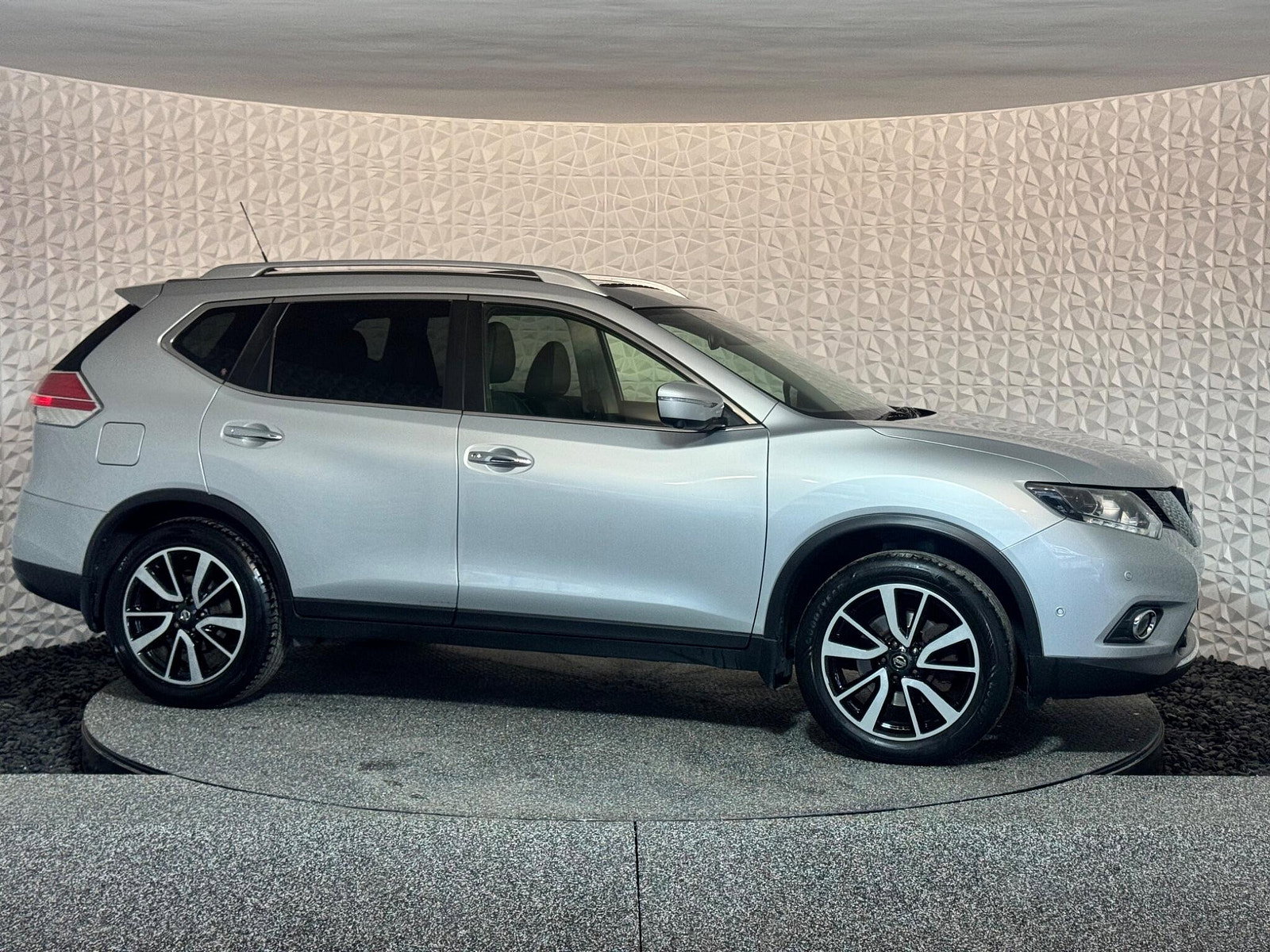 Nissan X-Trail 1.6 dCi Tekna 4WD Euro 6 (s/s) 5dr 5dr Manual 2016