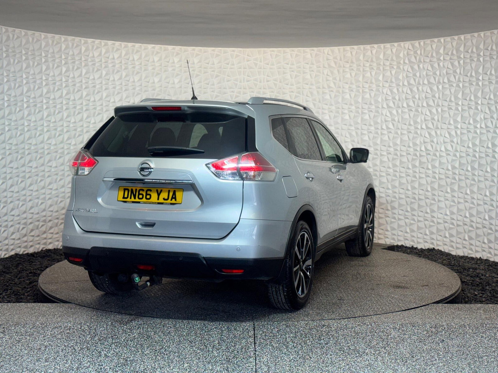 Nissan X-Trail 1.6 dCi Tekna 4WD Euro 6 (s/s) 5dr 5dr Manual 2016