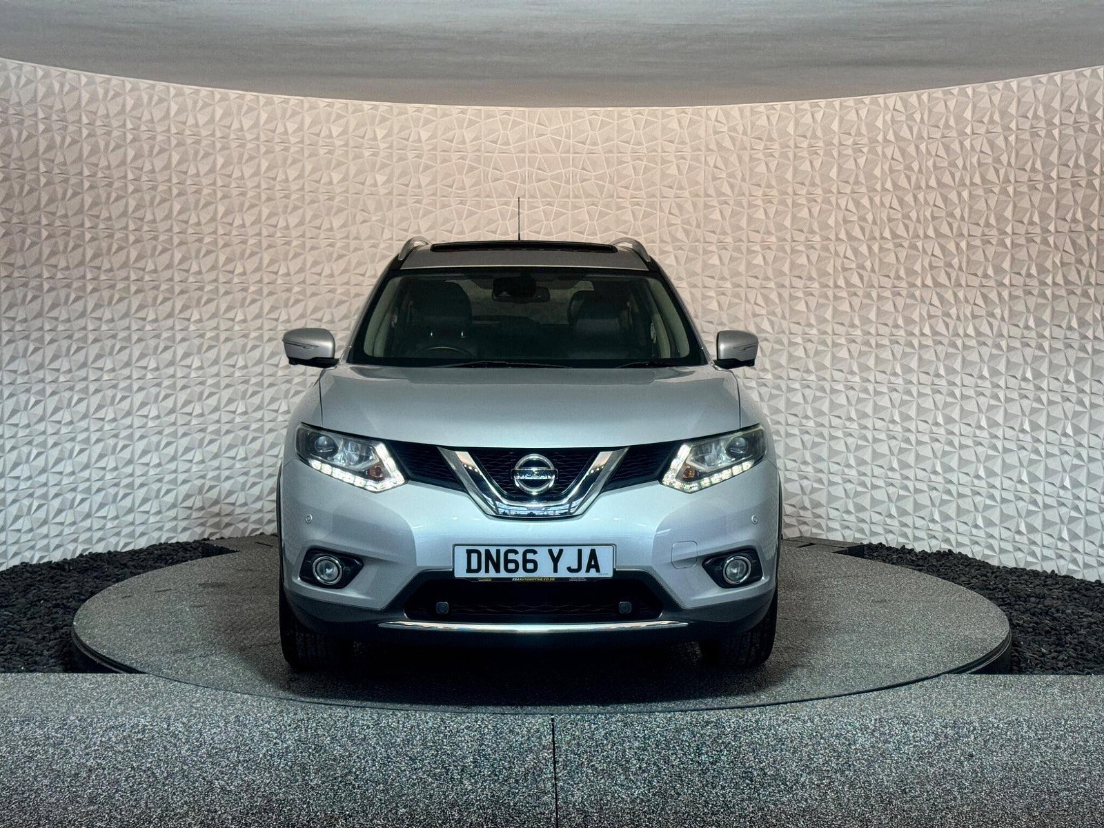 Nissan X-Trail 1.6 dCi Tekna 4WD Euro 6 (s/s) 5dr 5dr Manual 2016
