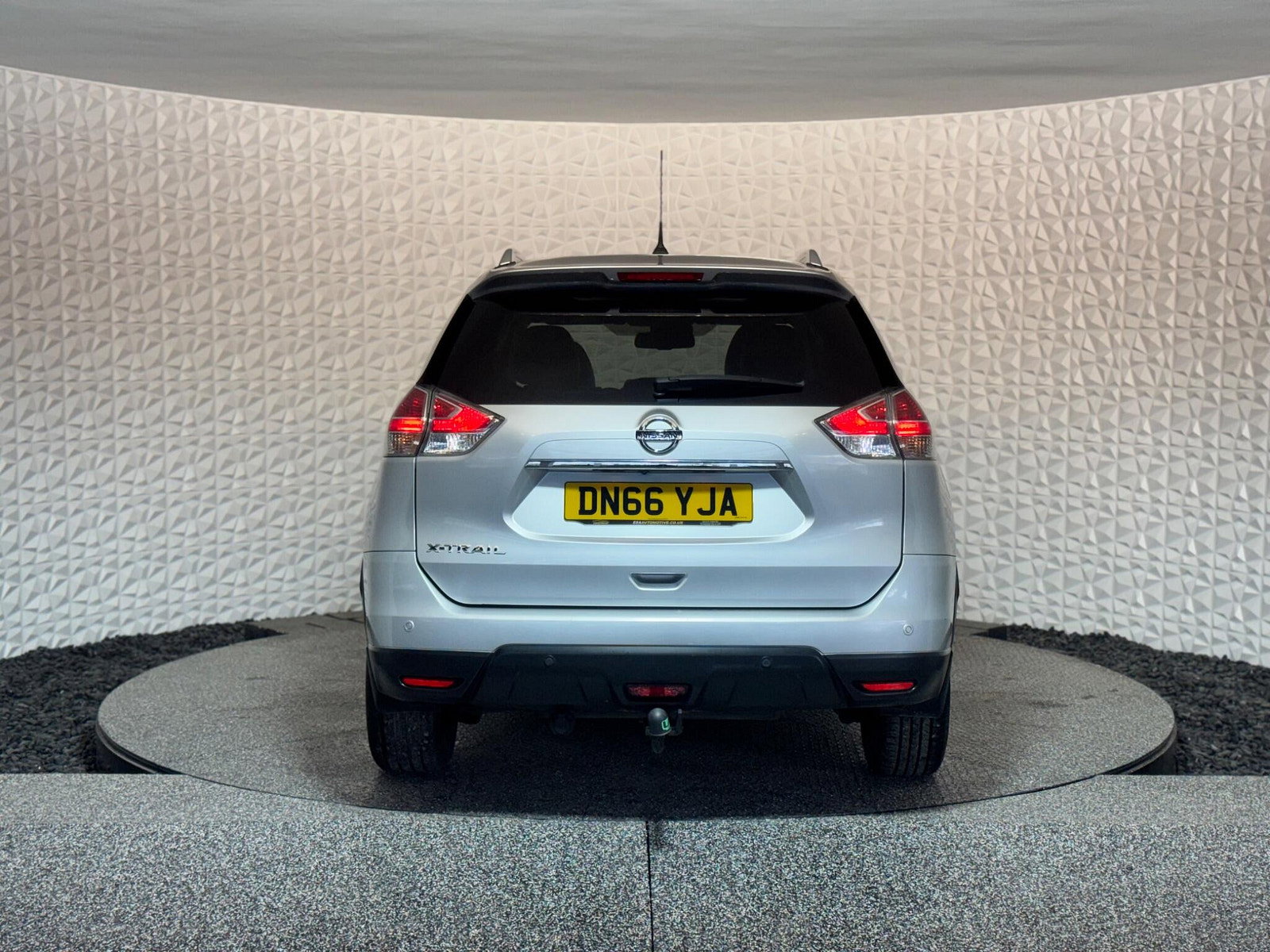 Nissan X-Trail 1.6 dCi Tekna 4WD Euro 6 (s/s) 5dr 5dr Manual 2016
