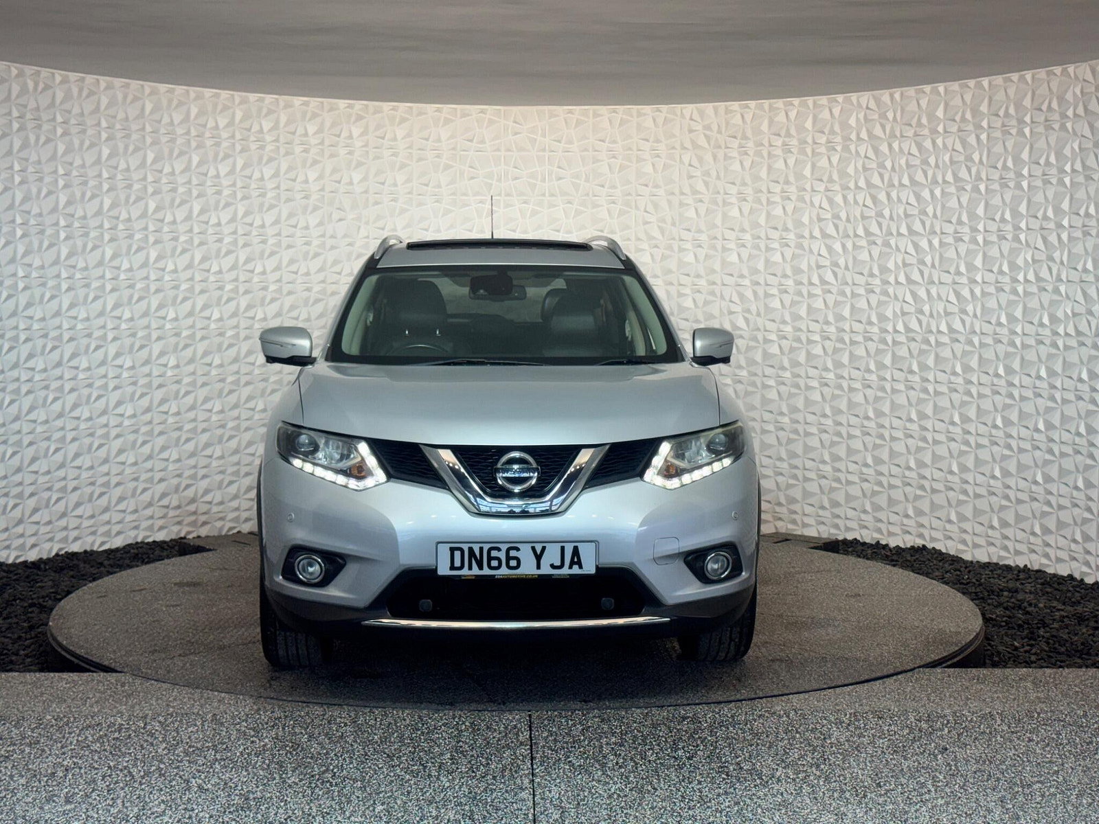 Nissan X-Trail 1.6 dCi Tekna 4WD Euro 6 (s/s) 5dr 5dr Manual 2016