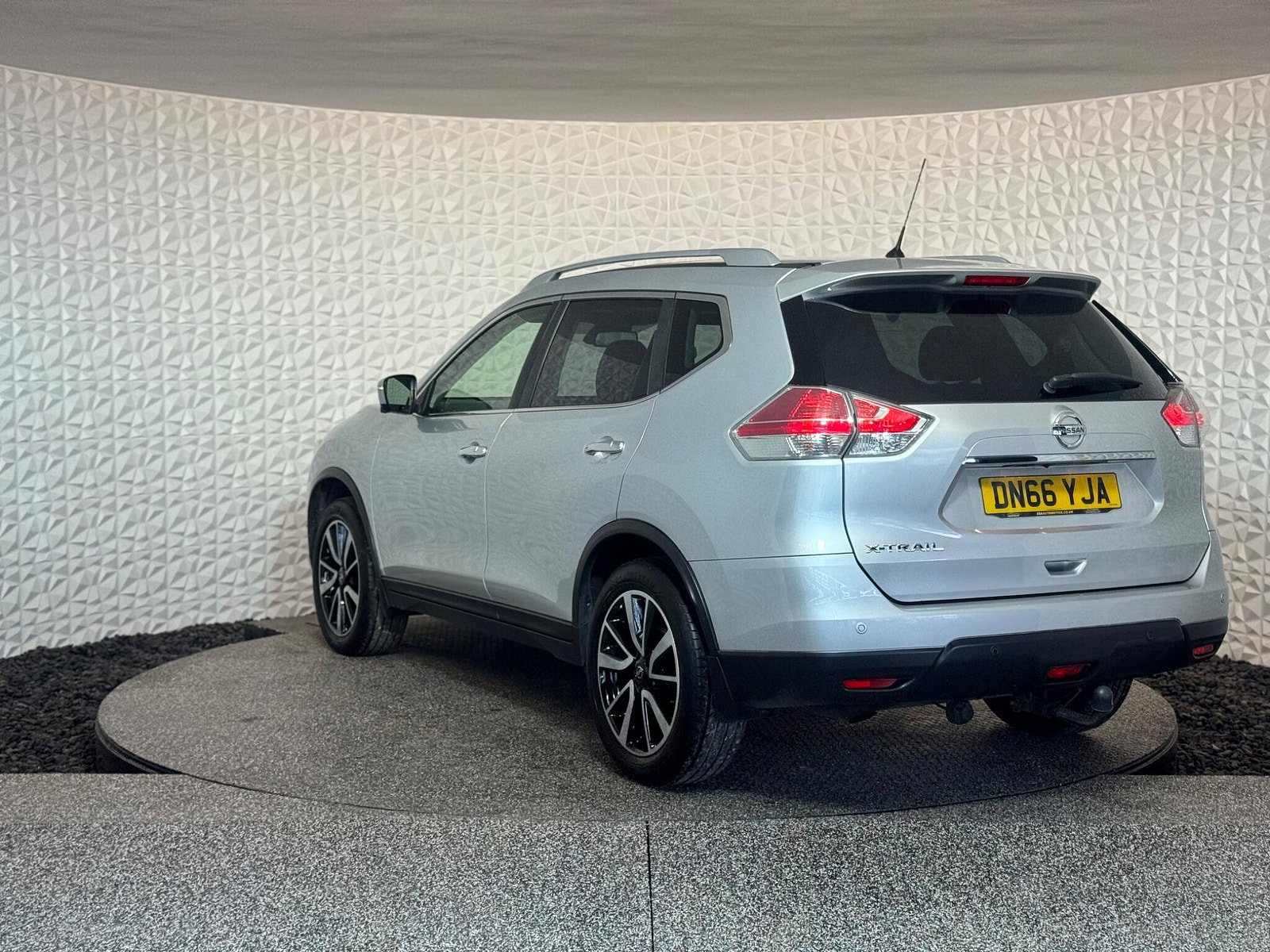 Nissan X-Trail 1.6 dCi Tekna 4WD Euro 6 (s/s) 5dr 5dr Manual 2016