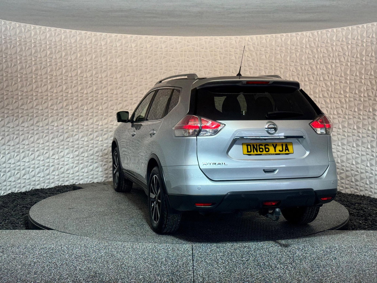 Nissan X-Trail 1.6 dCi Tekna 4WD Euro 6 (s/s) 5dr 5dr Manual 2016