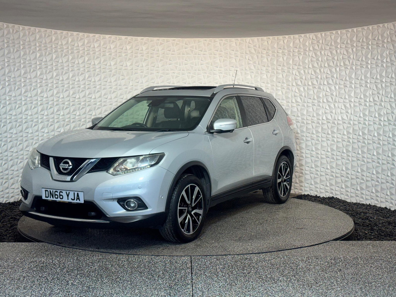 Nissan X-Trail 1.6 dCi Tekna 4WD Euro 6 (s/s) 5dr 5dr Manual 2016