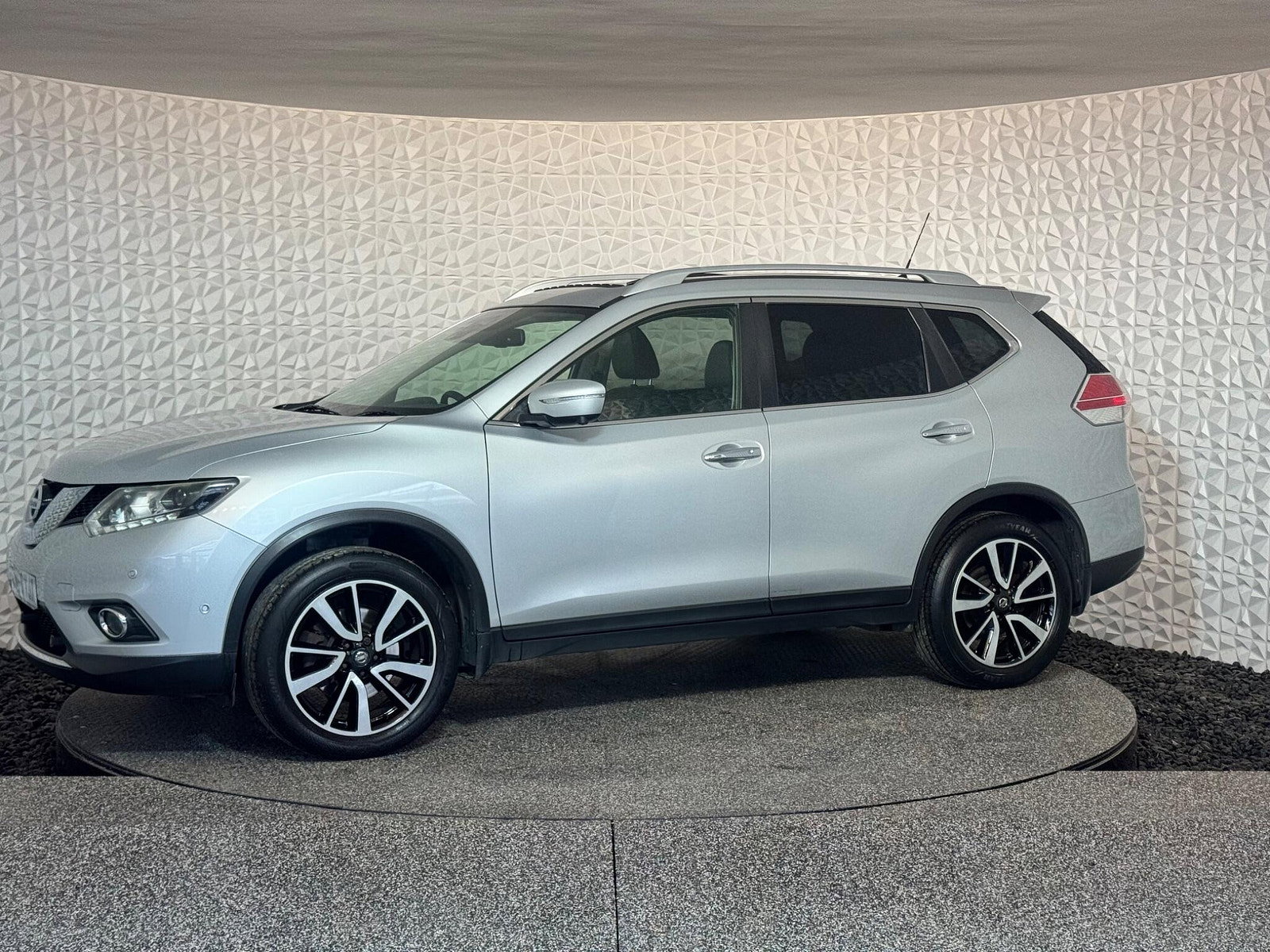 Nissan X-Trail 1.6 dCi Tekna 4WD Euro 6 (s/s) 5dr 5dr Manual 2016