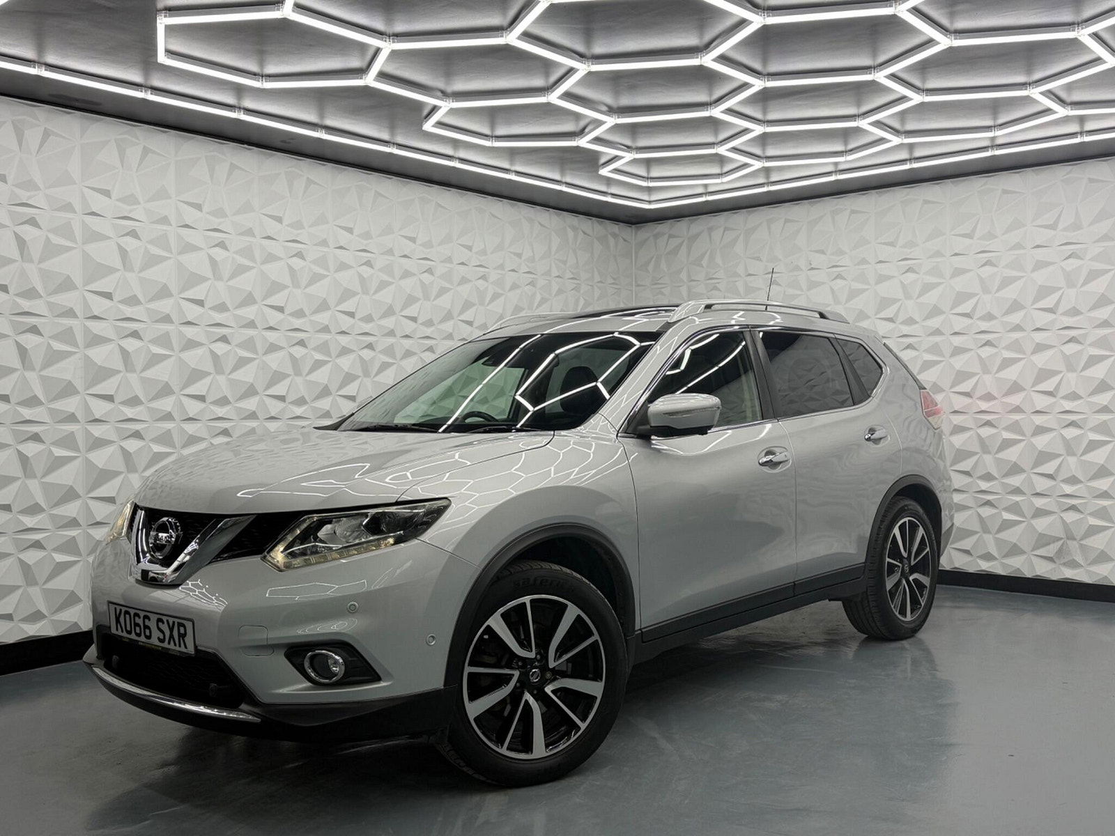Nissan X-Trail 1.6 dCi Tekna 4WD Euro 6 (s/s) 5dr 5dr Manual 2017