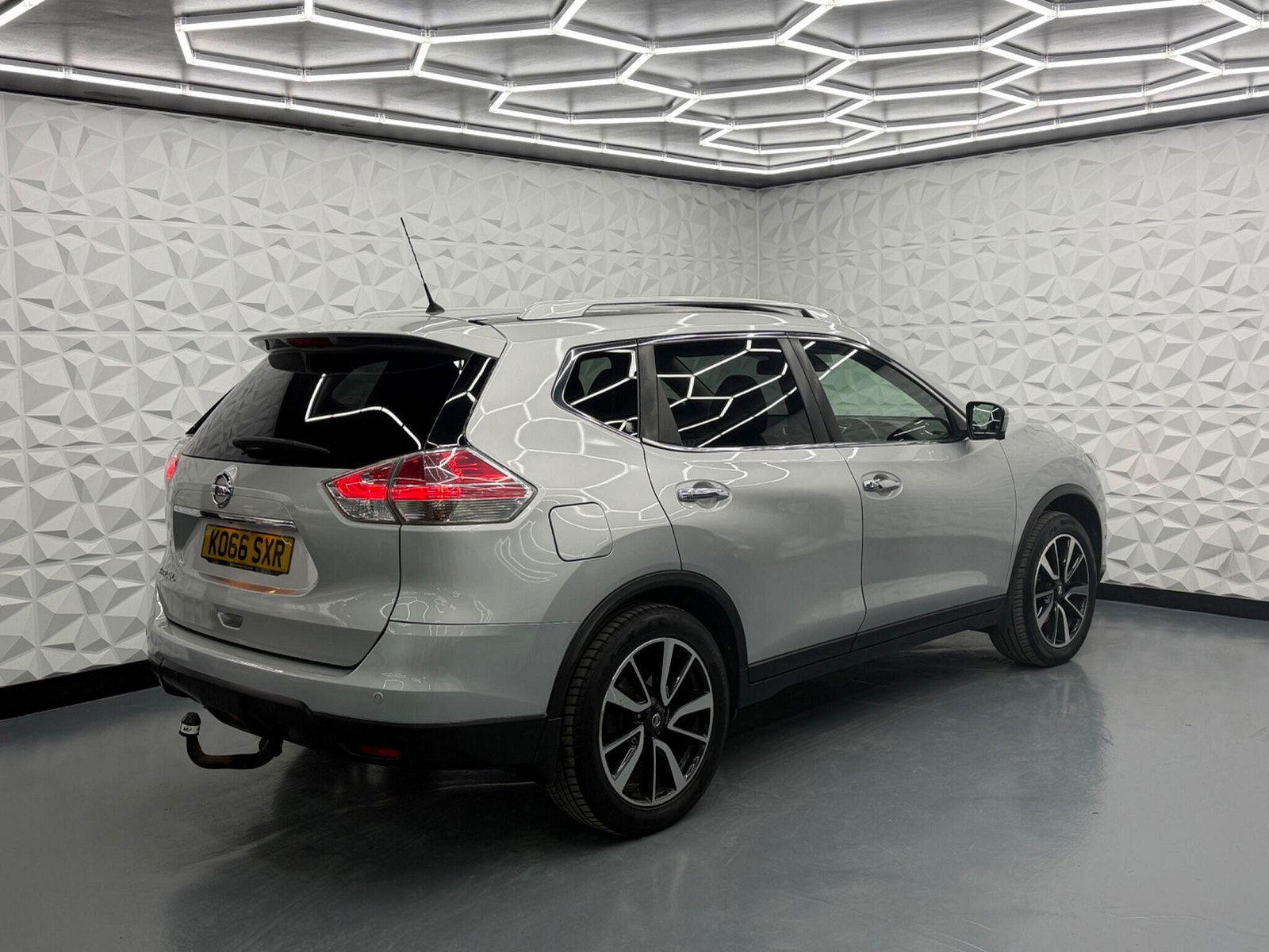 Nissan X-Trail 1.6 dCi Tekna 4WD Euro 6 (s/s) 5dr 5dr Manual 2017