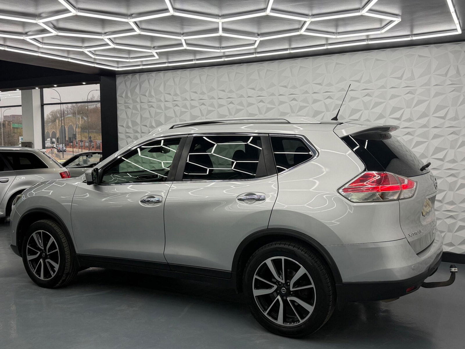 Nissan X-Trail 1.6 dCi Tekna 4WD Euro 6 (s/s) 5dr 5dr Manual 2017