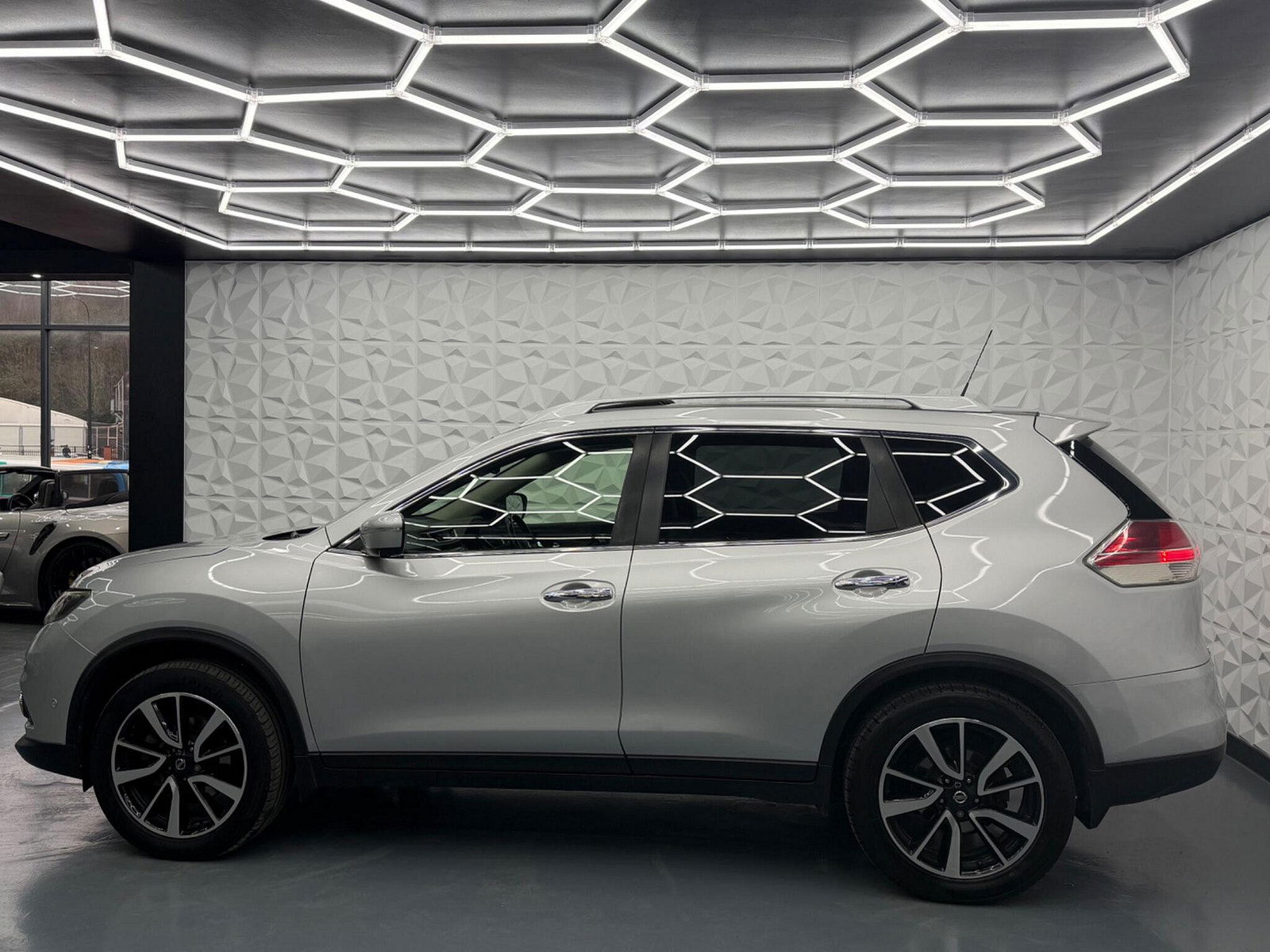 Nissan X-Trail 1.6 dCi Tekna 4WD Euro 6 (s/s) 5dr 5dr Manual 2017