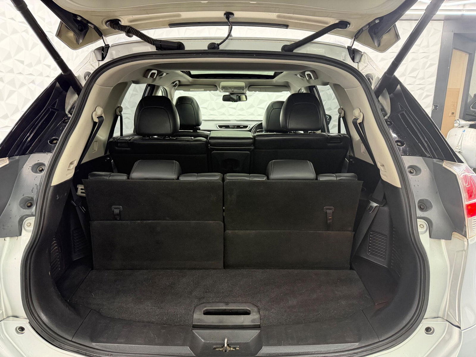 Nissan X-Trail 1.6 dCi Tekna 4WD Euro 6 (s/s) 5dr 5dr Manual 2017