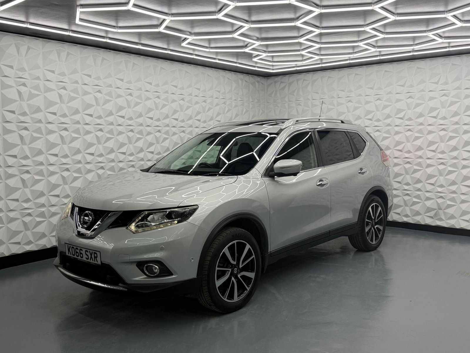 Nissan X-Trail 1.6 dCi Tekna 4WD Euro 6 (s/s) 5dr 5dr Manual 2017