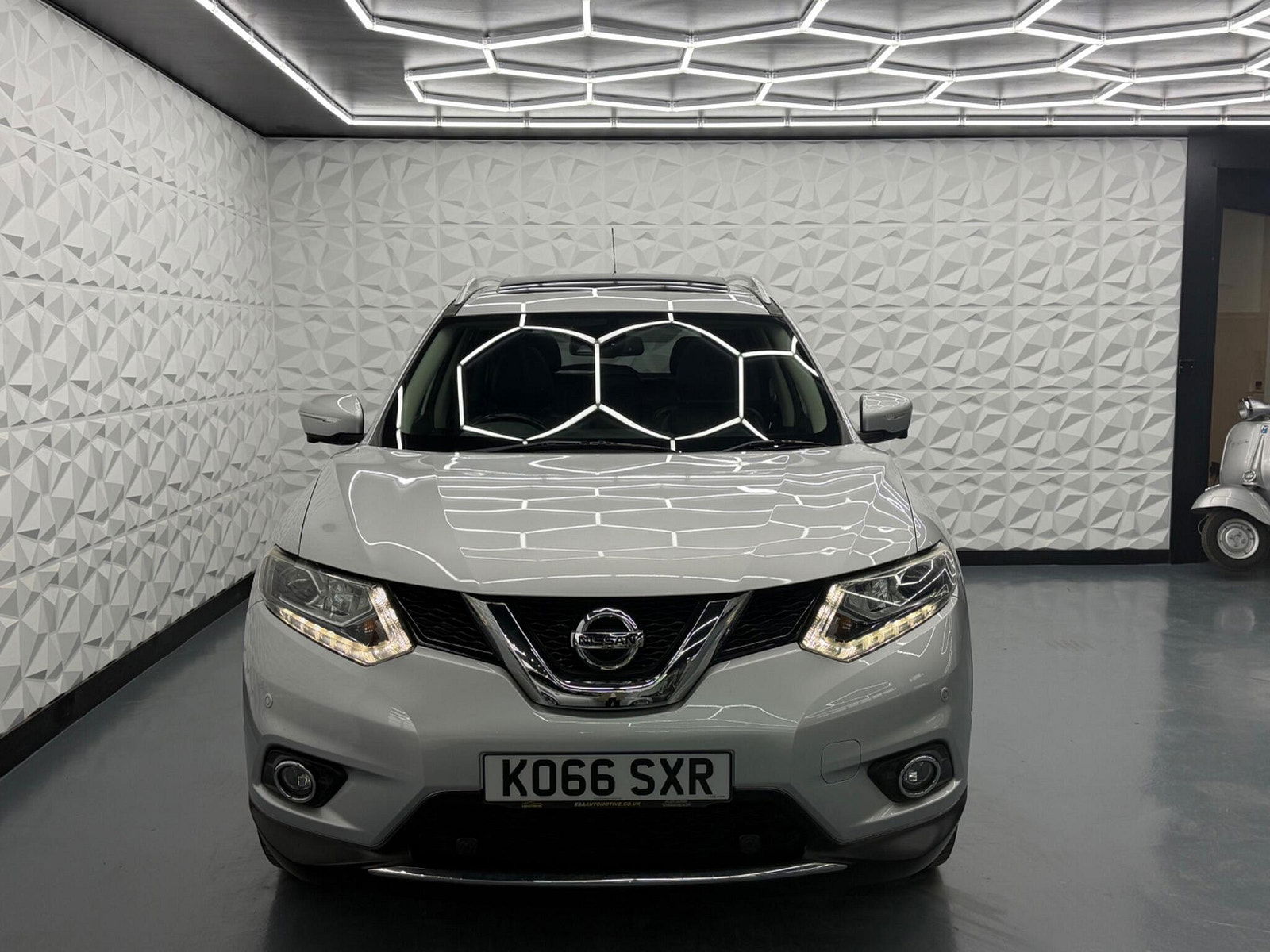 Nissan X-Trail 1.6 dCi Tekna 4WD Euro 6 (s/s) 5dr 5dr Manual 2017