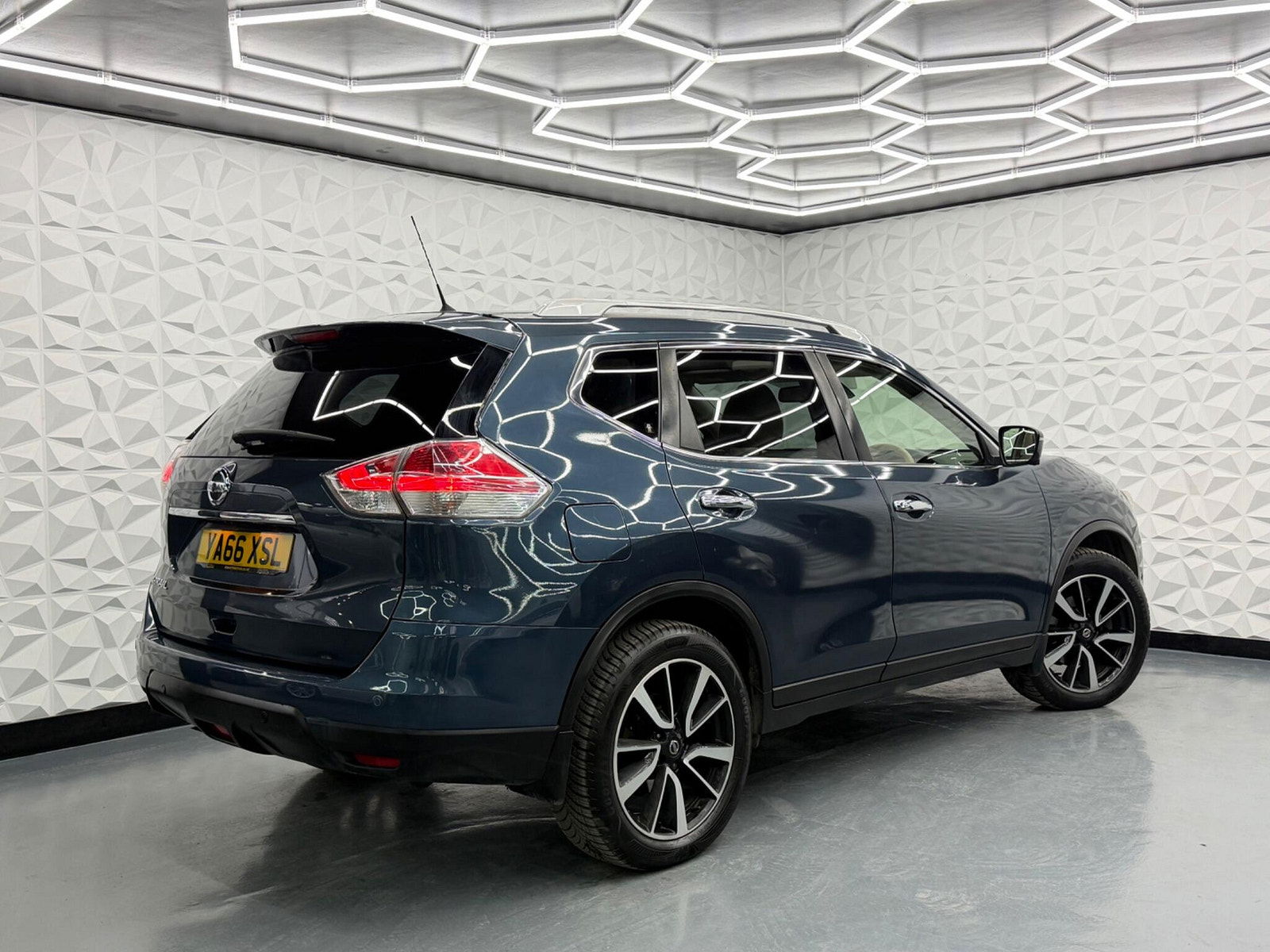 Nissan X-Trail 1.6 dCi Tekna XTRON Euro 6 (s/s) 5dr 5dr Automatic 2016