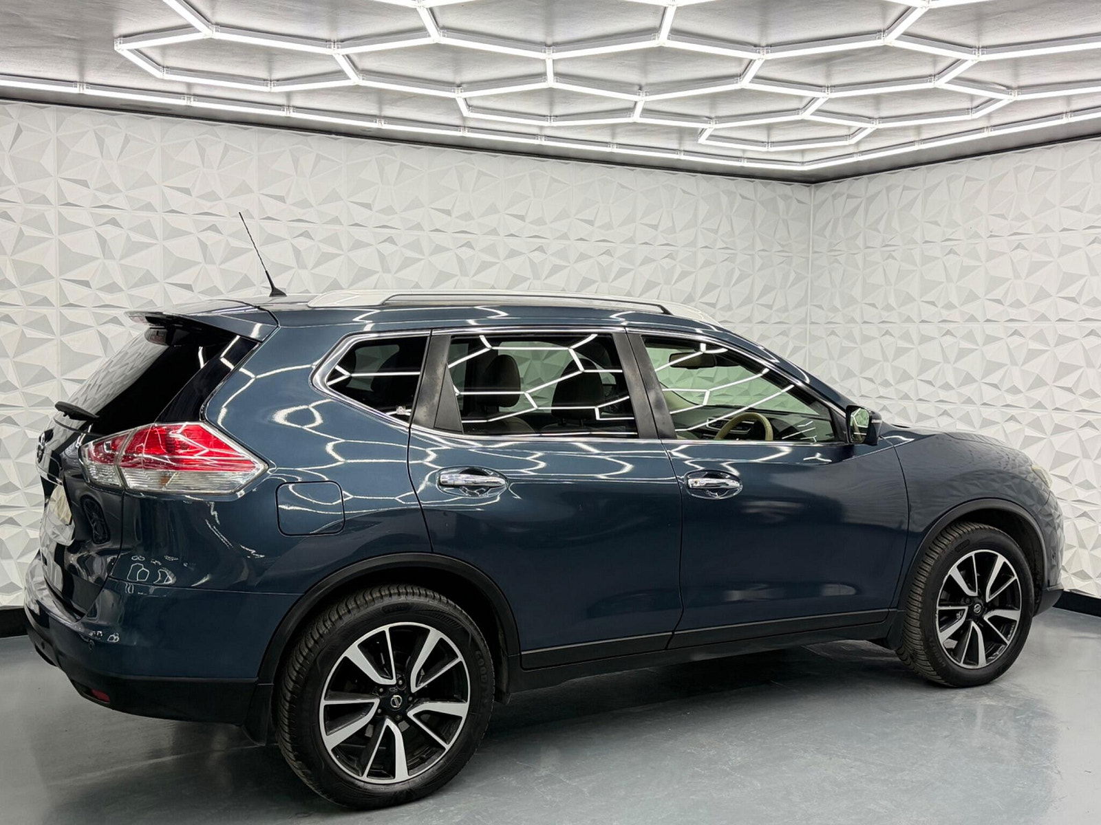 Nissan X-Trail 1.6 dCi Tekna XTRON Euro 6 (s/s) 5dr 5dr Automatic 2016