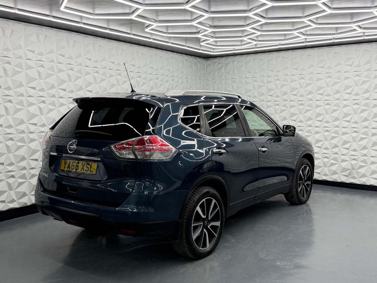 Nissan X-Trail 1.6 dCi Tekna XTRON Euro 6 (s/s) 5dr 5dr Automatic 2016