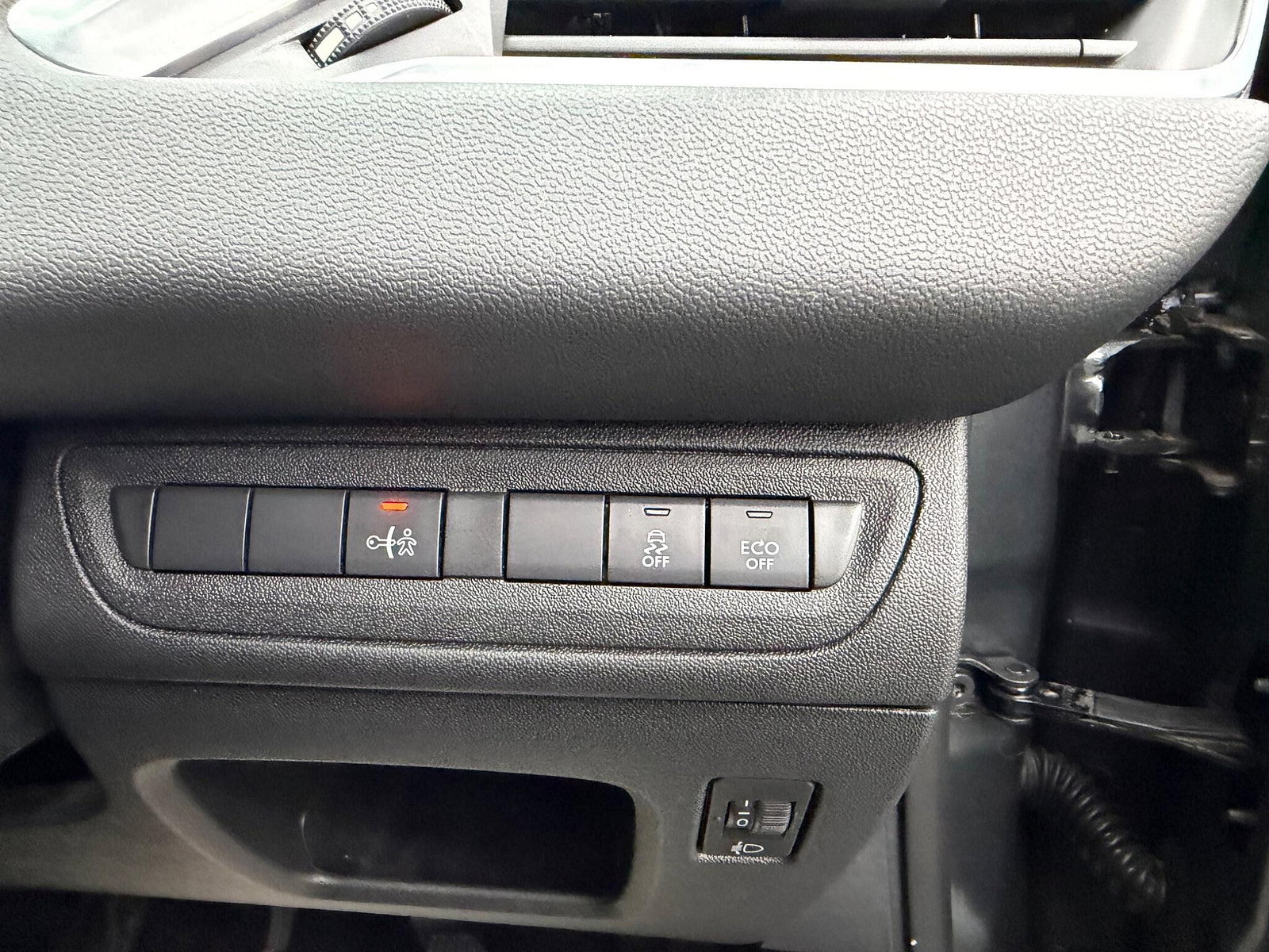 Peugeot 208 1.6 e-HDi Allure Euro 5 (s/s) 5dr 5dr Manual 2014