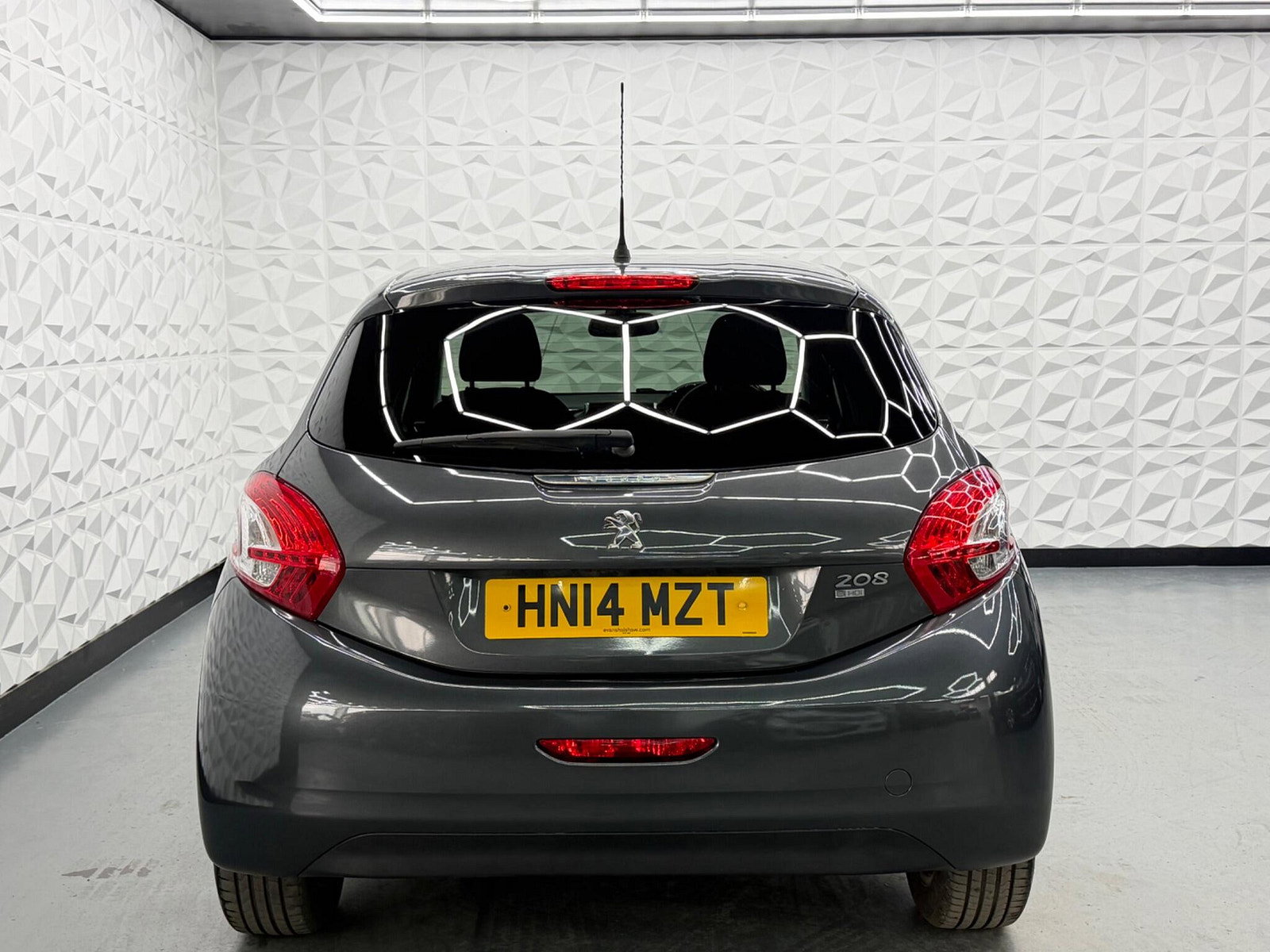 Peugeot 208 1.6 e-HDi Allure Euro 5 (s/s) 5dr 5dr Manual 2014