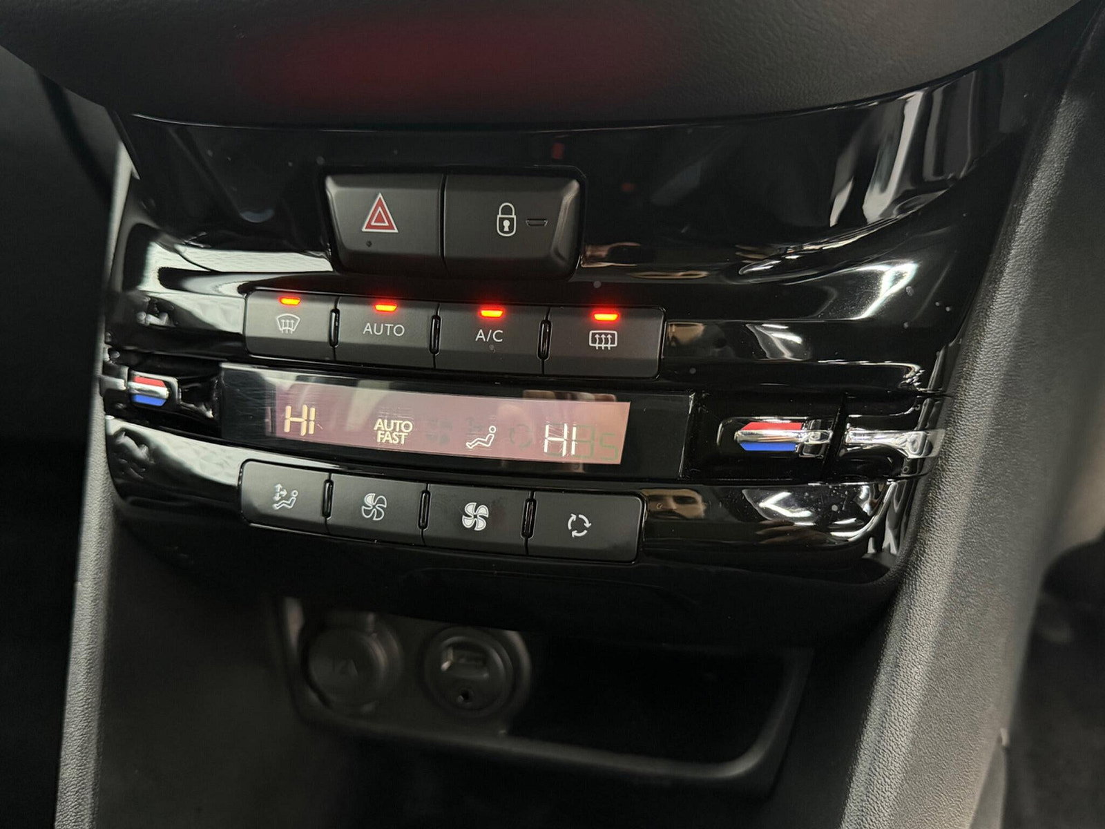 Peugeot 208 1.6 e-HDi Allure Euro 5 (s/s) 5dr 5dr Manual 2014