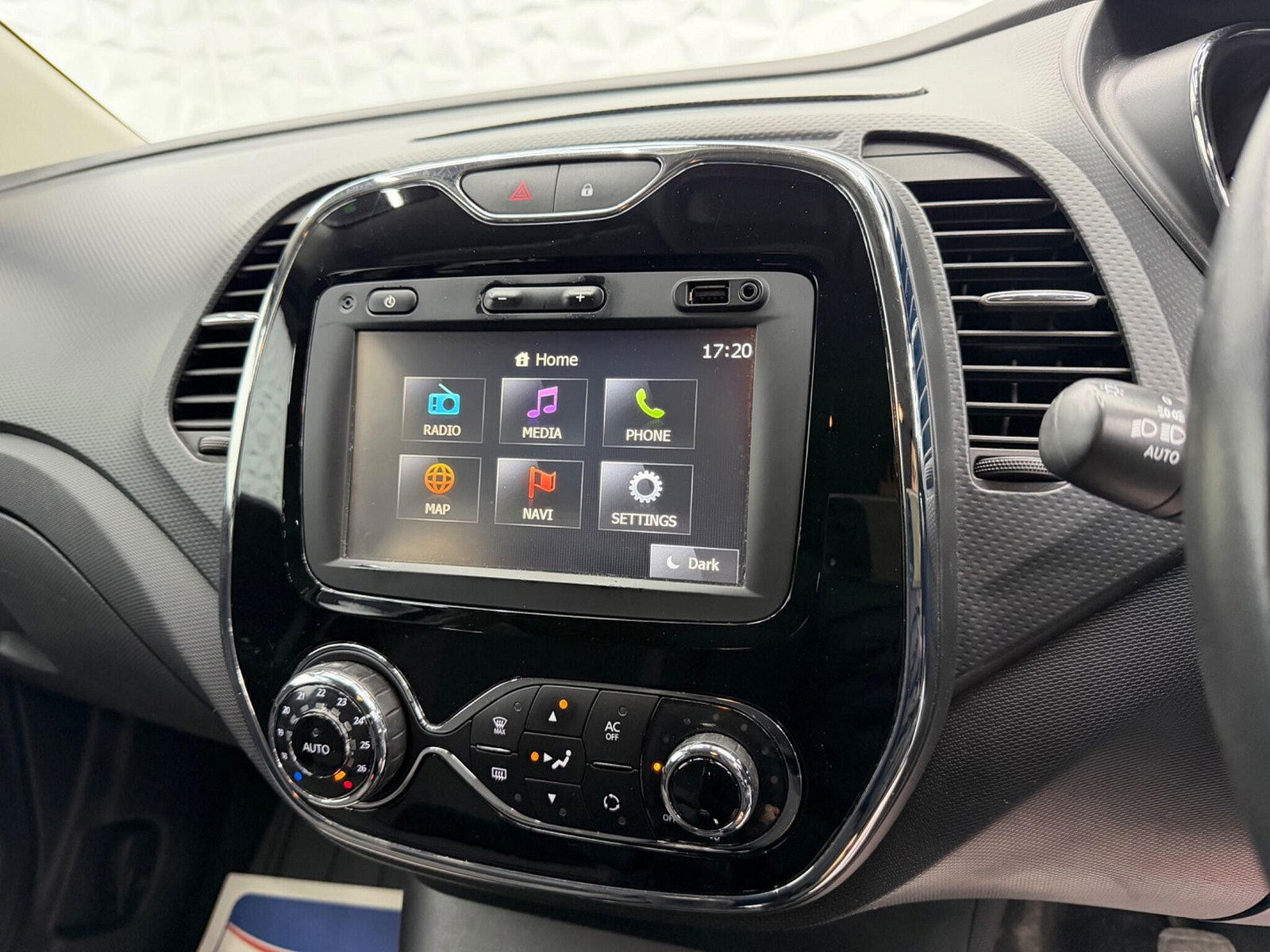 Renault Captur 1.5 dCi ENERGY Dynamique S MediaNav Euro 5 (s/s) 5dr 5dr Manual 2015