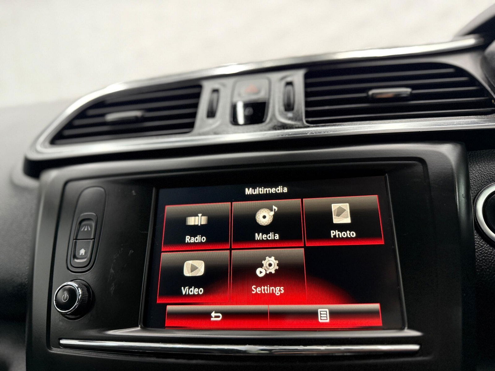 Renault Kadjar 1.5 dCi Signature Nav Euro 6 (s/s) 5dr 5dr Manual 2016