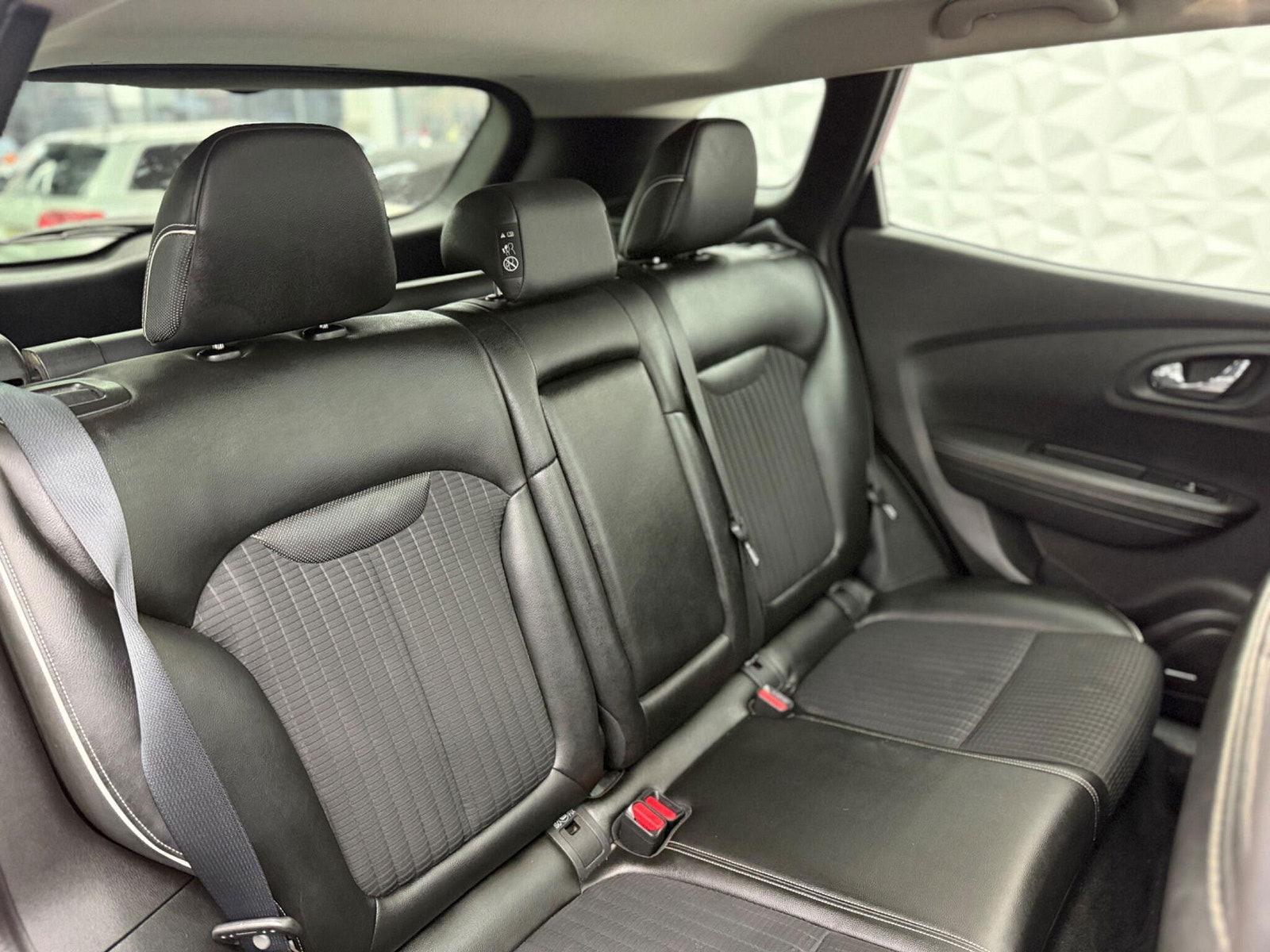 Renault Kadjar 1.5 dCi Signature Nav Euro 6 (s/s) 5dr 5dr Manual 2016