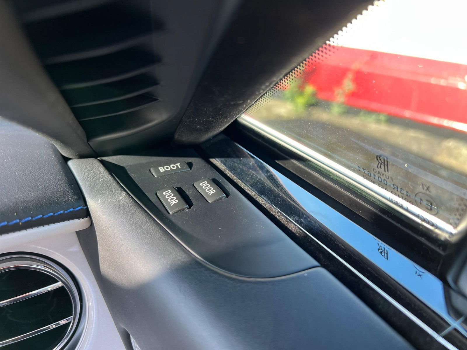 Rolls-Royce Dawn 6.6 V12 Auto Euro 6 2dr 2dr Automatic 2017