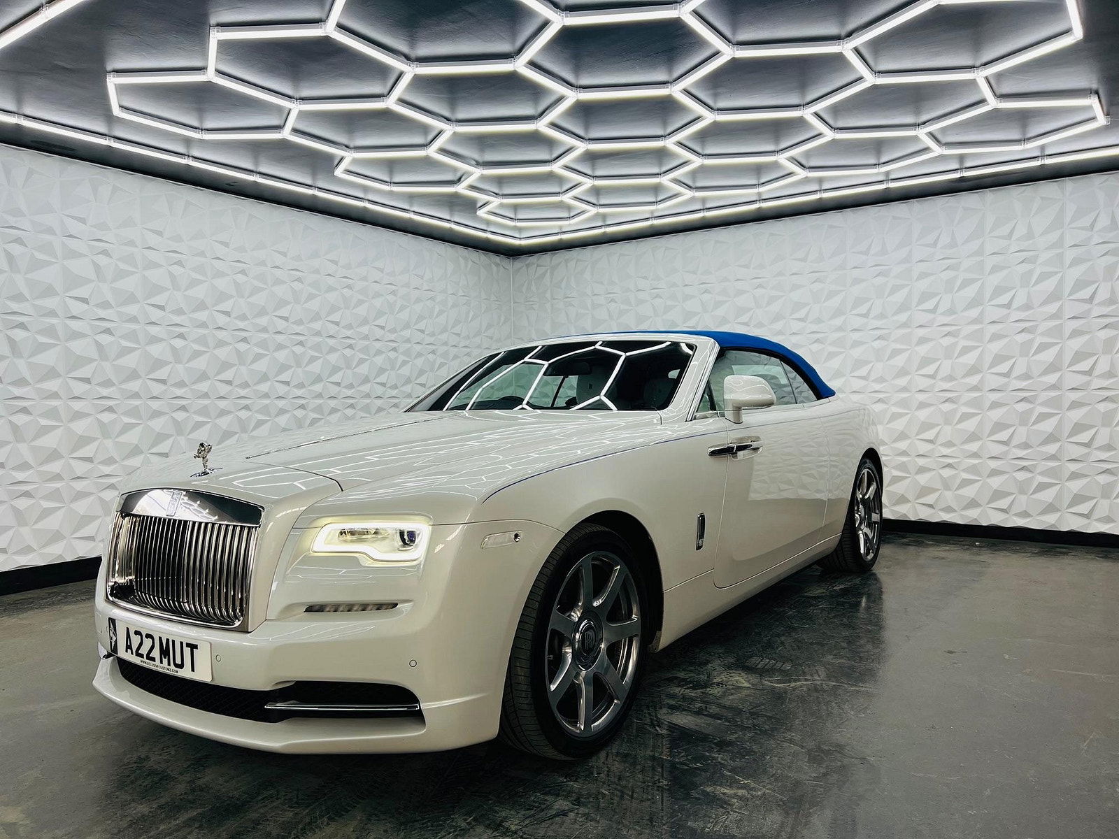 Rolls-Royce Dawn 6.6 V12 Auto Euro 6 2dr 2dr Automatic 2017