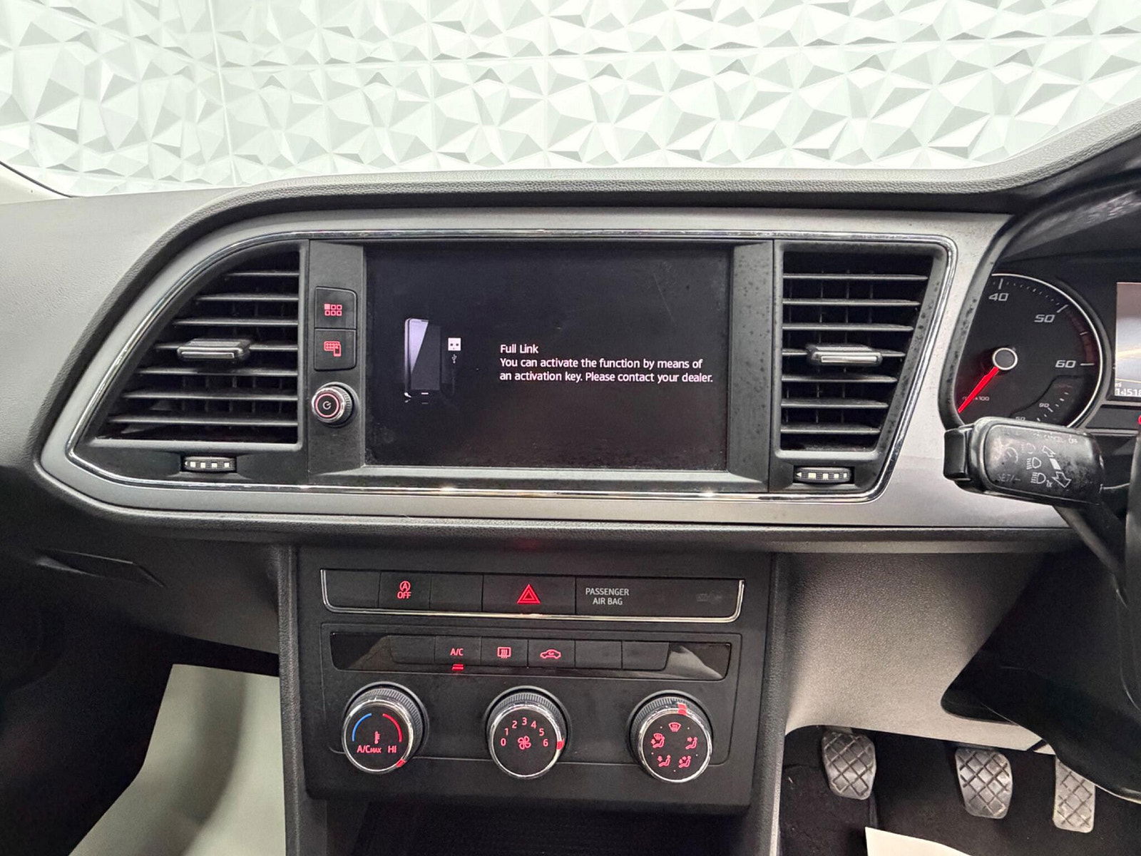 Seat Leon 1.6 TDI SE Dynamic Technology Euro 6 (s/s) 5dr 5dr Manual 2018