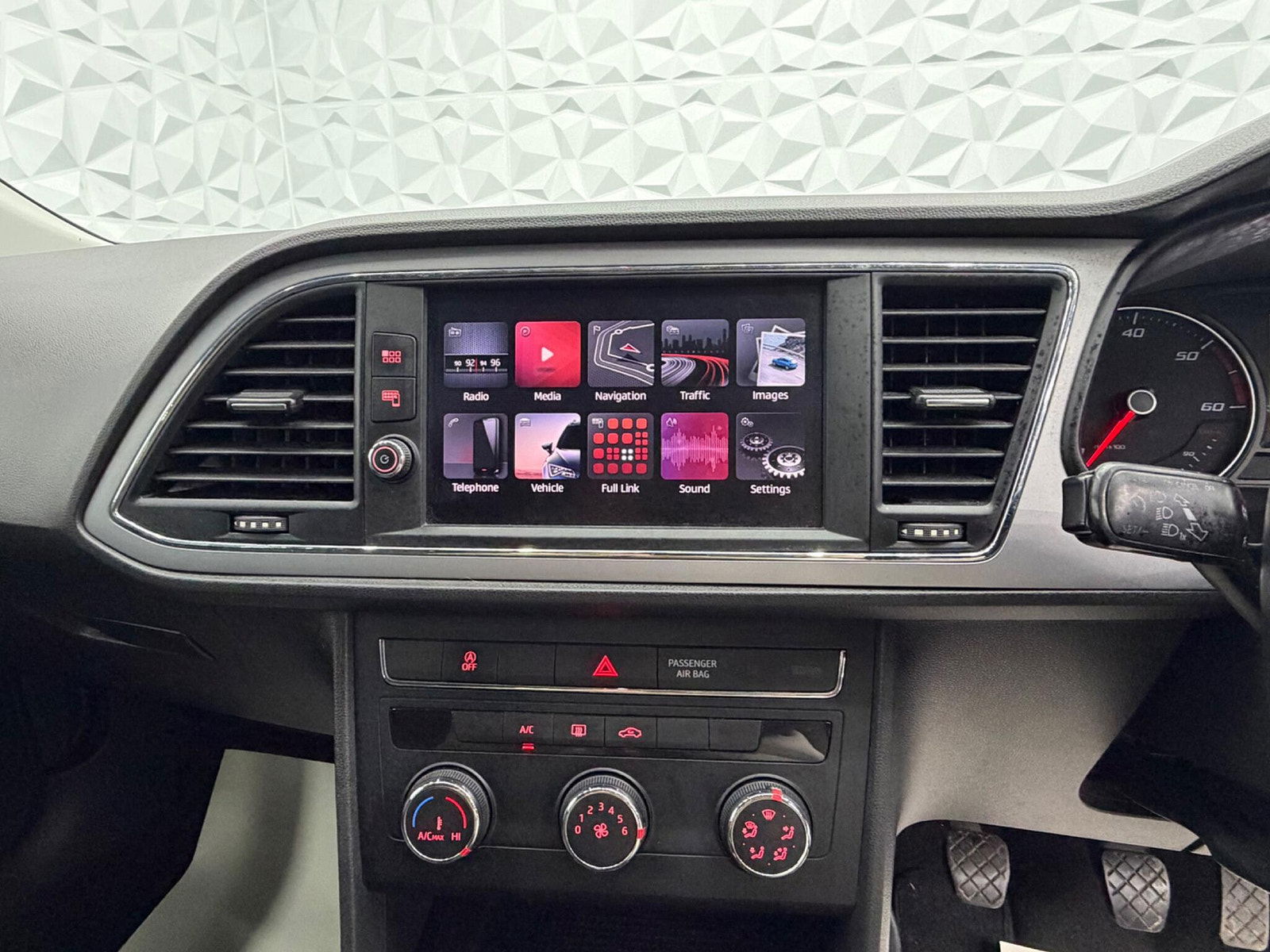 Seat Leon 1.6 TDI SE Dynamic Technology Euro 6 (s/s) 5dr 5dr Manual 2018