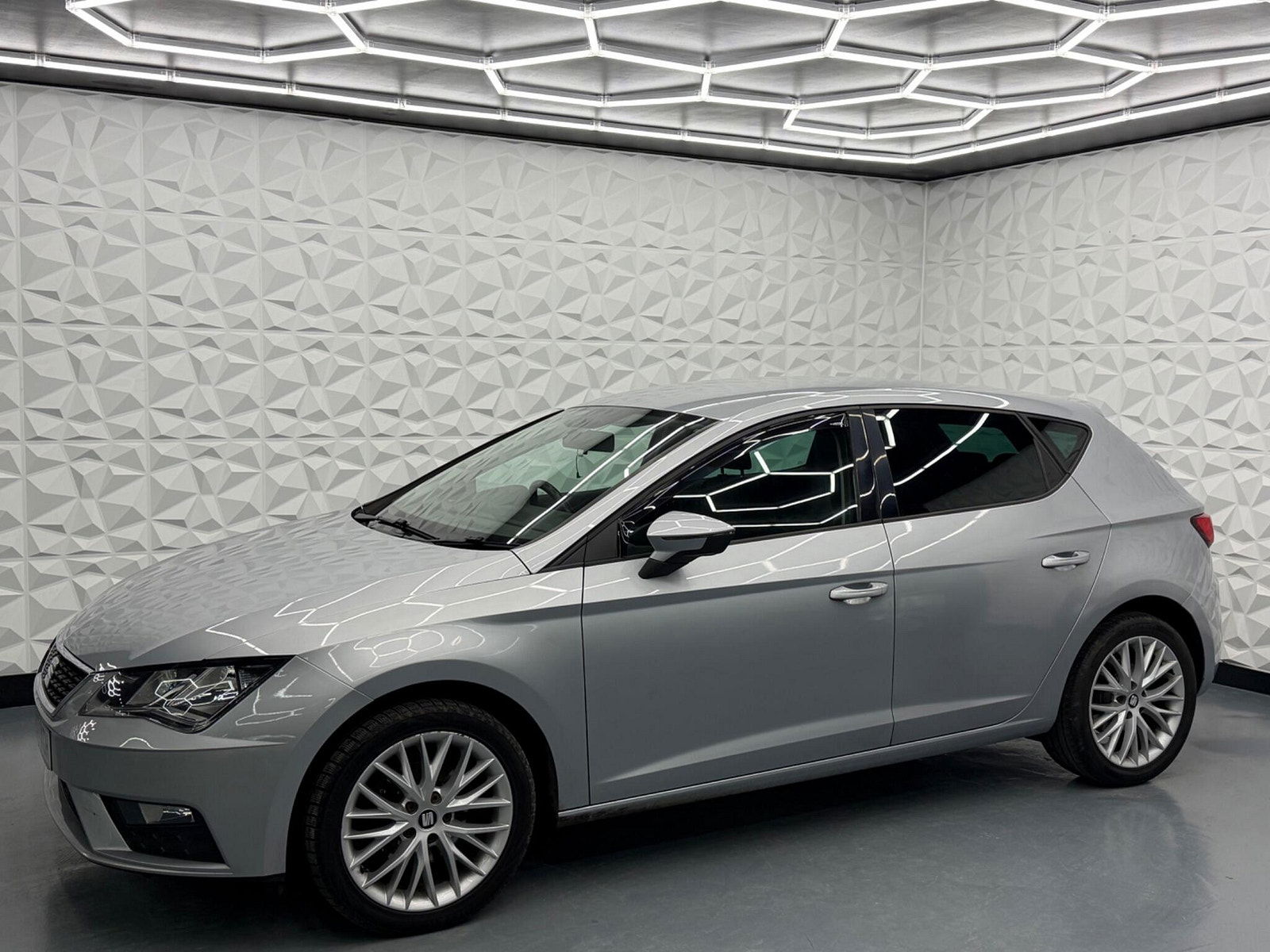 Seat Leon 1.6 TDI SE Dynamic Technology Euro 6 (s/s) 5dr 5dr Manual 2018