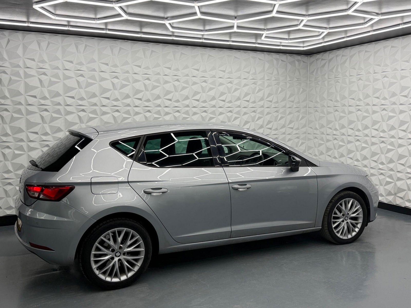 Seat Leon 1.6 TDI SE Dynamic Technology Euro 6 (s/s) 5dr 5dr Manual 2018