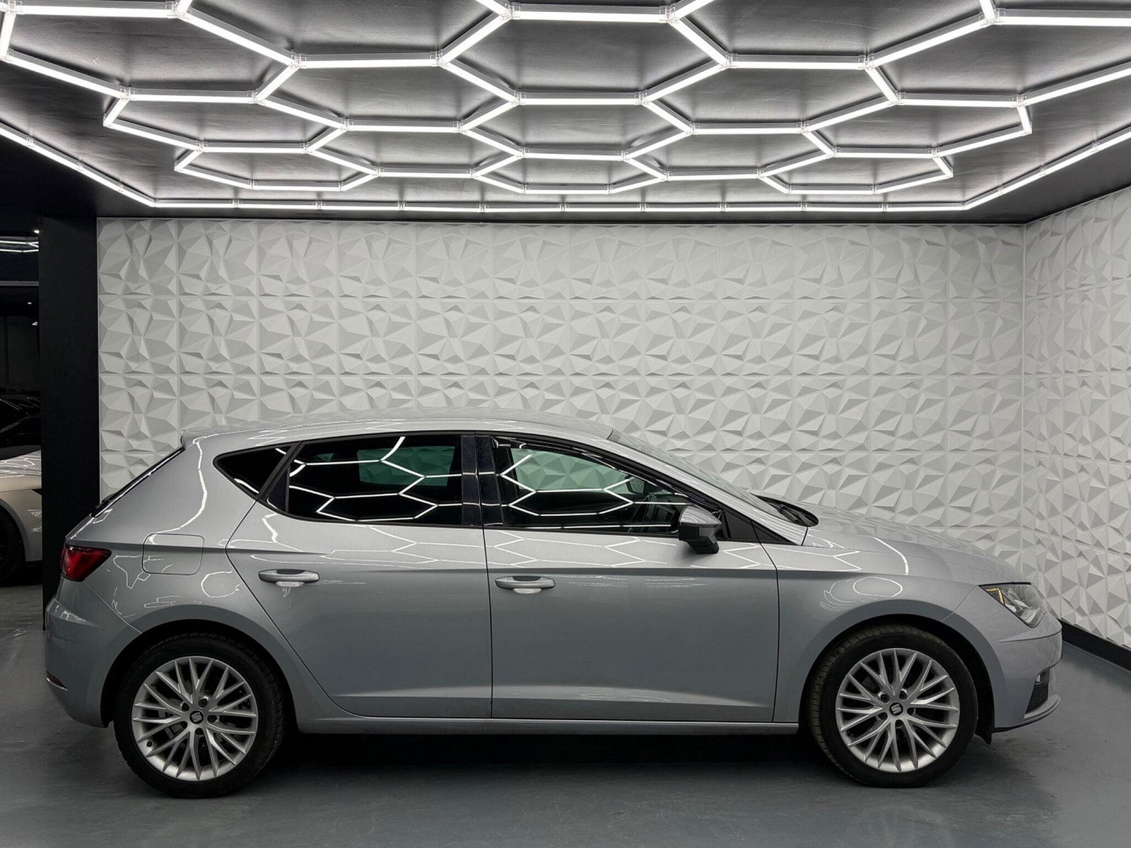 Seat Leon 1.6 TDI SE Dynamic Technology Euro 6 (s/s) 5dr 5dr Manual 2018