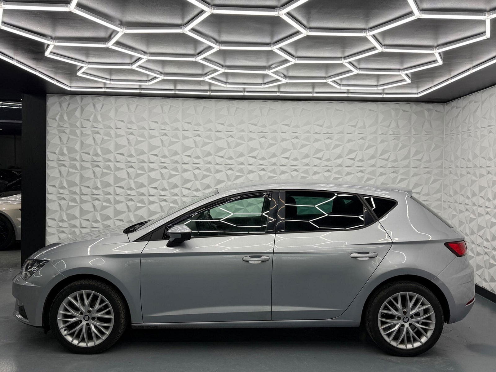 Seat Leon 1.6 TDI SE Dynamic Technology Euro 6 (s/s) 5dr 5dr Manual 2018