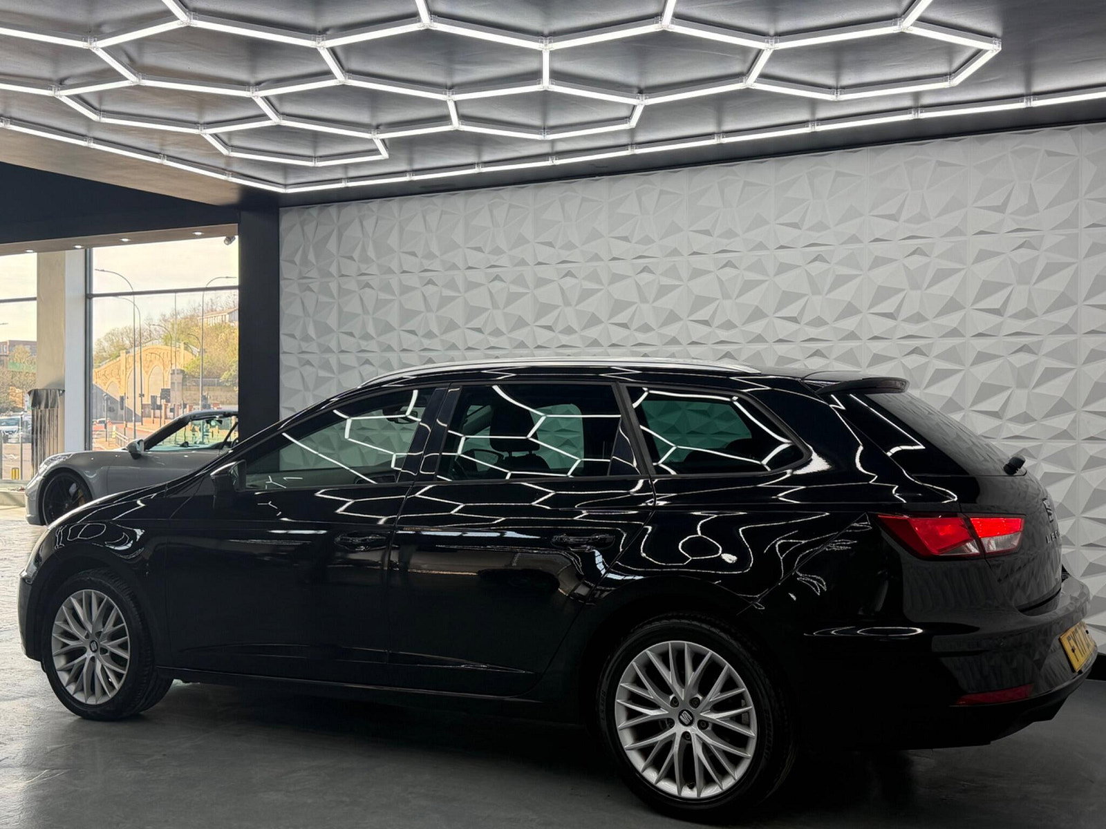 Seat Leon 1.6 TDI SE Dynamic Technology ST Euro 6 (s/s) 5dr 5dr Manual 2017