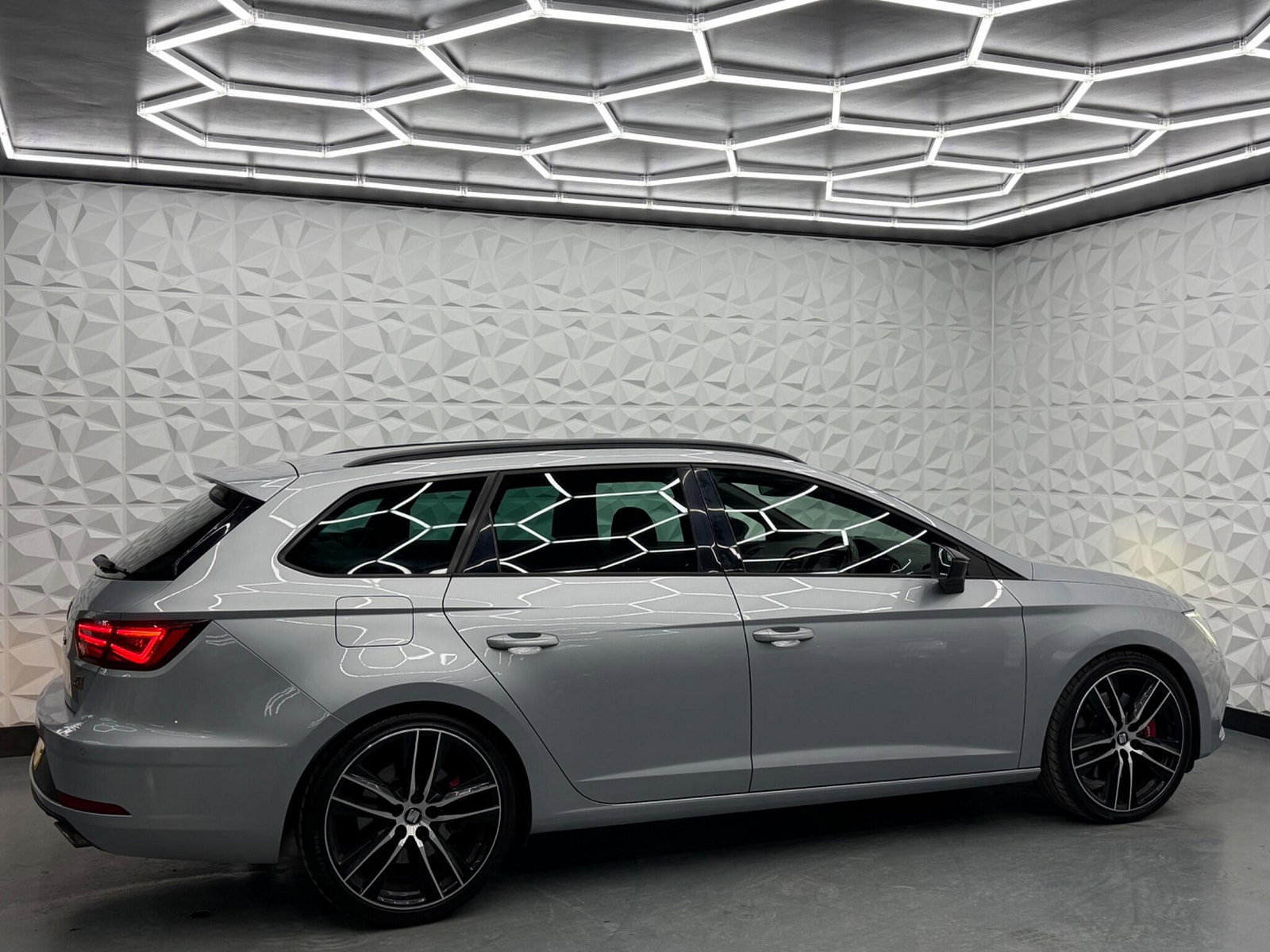 Seat Leon 2.0 TSI Cupra 300 ST Euro 6 (s/s) 5dr 5dr Manual 2018