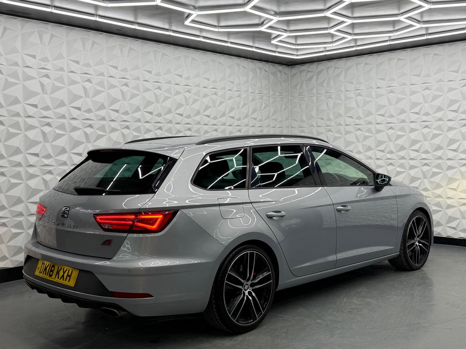 Seat Leon 2.0 TSI Cupra 300 ST Euro 6 (s/s) 5dr 5dr Manual 2018