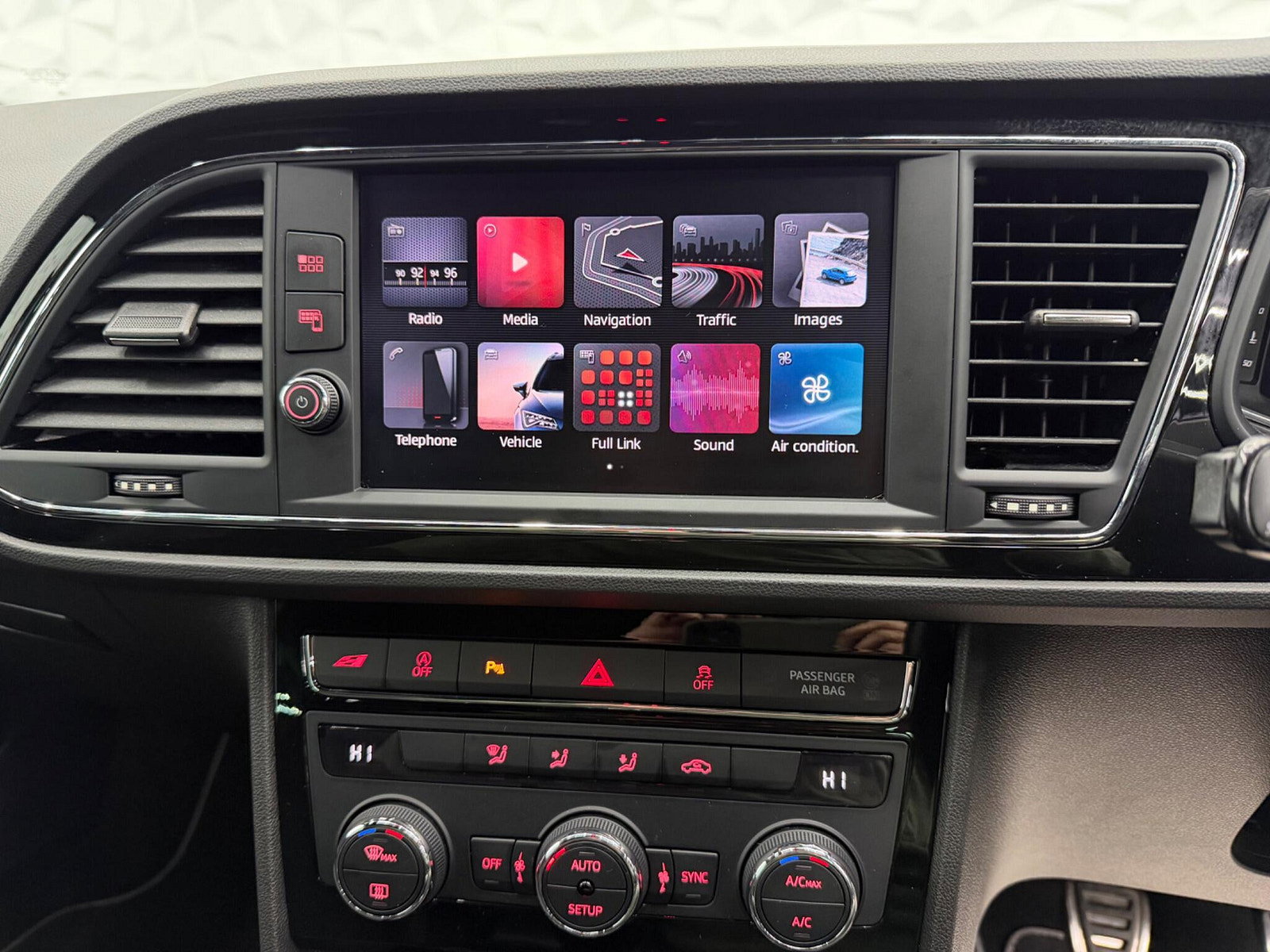 Seat Leon 2.0 TSI Cupra 300 ST Euro 6 (s/s) 5dr 5dr Manual 2018