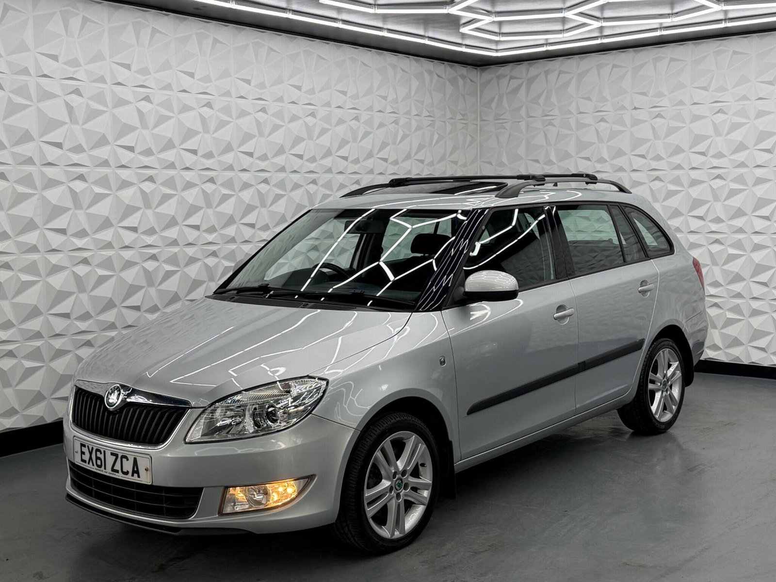 Skoda Fabia 1.6 TDI Elegance Euro 5 5dr 5dr Manual 2011