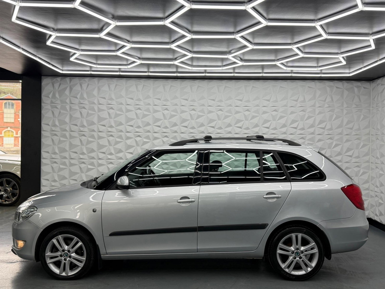 Skoda Fabia 1.6 TDI Elegance Euro 5 5dr 5dr Manual 2011