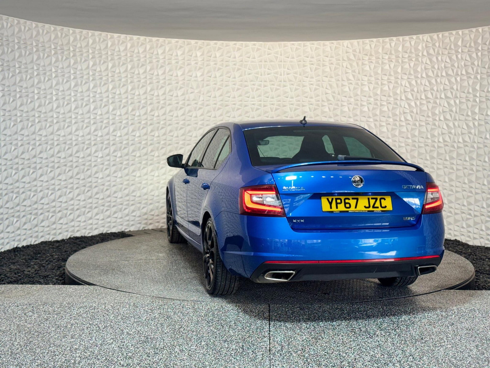 Skoda Octavia 2.0 TDI vRS DSG 4WD Euro 6 (s/s) 5dr 5dr Automatic 2017