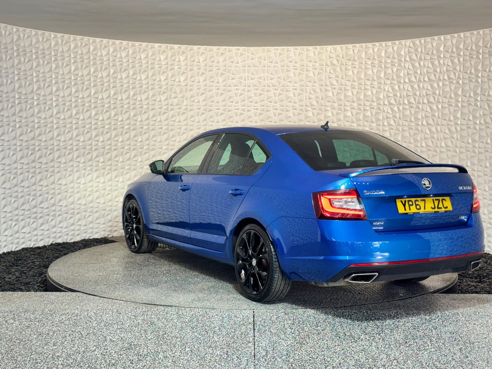 Skoda Octavia 2.0 TDI vRS DSG 4WD Euro 6 (s/s) 5dr 5dr Automatic 2017