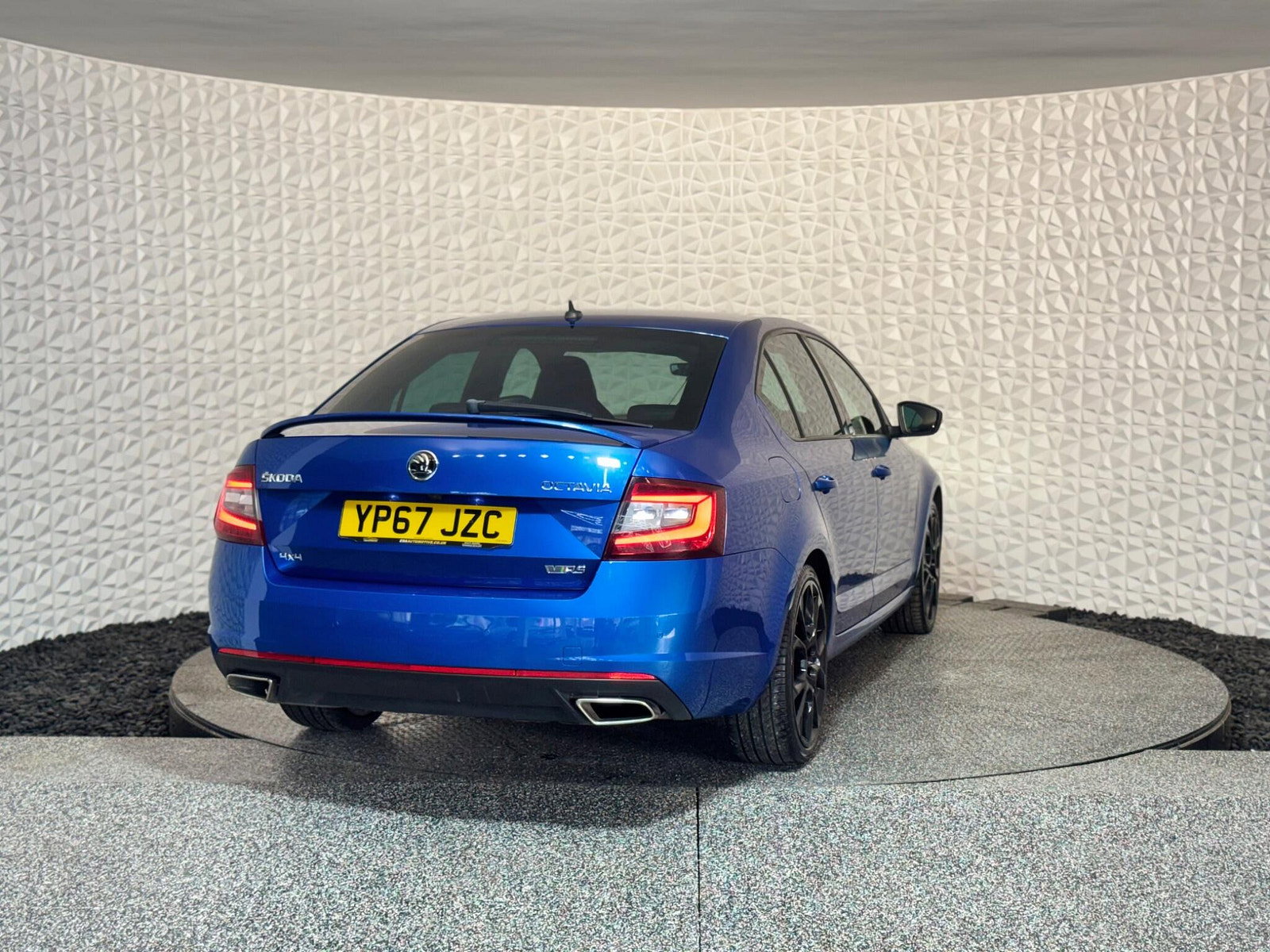 Skoda Octavia 2.0 TDI vRS DSG 4WD Euro 6 (s/s) 5dr 5dr Automatic 2017