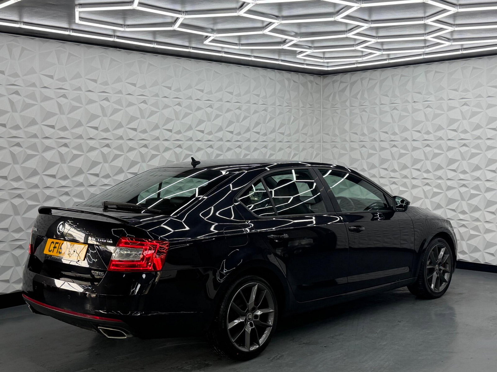 Skoda Octavia 2.0 TDI vRS Euro 6 (s/s) 5dr (SNav) 5dr Manual 2015