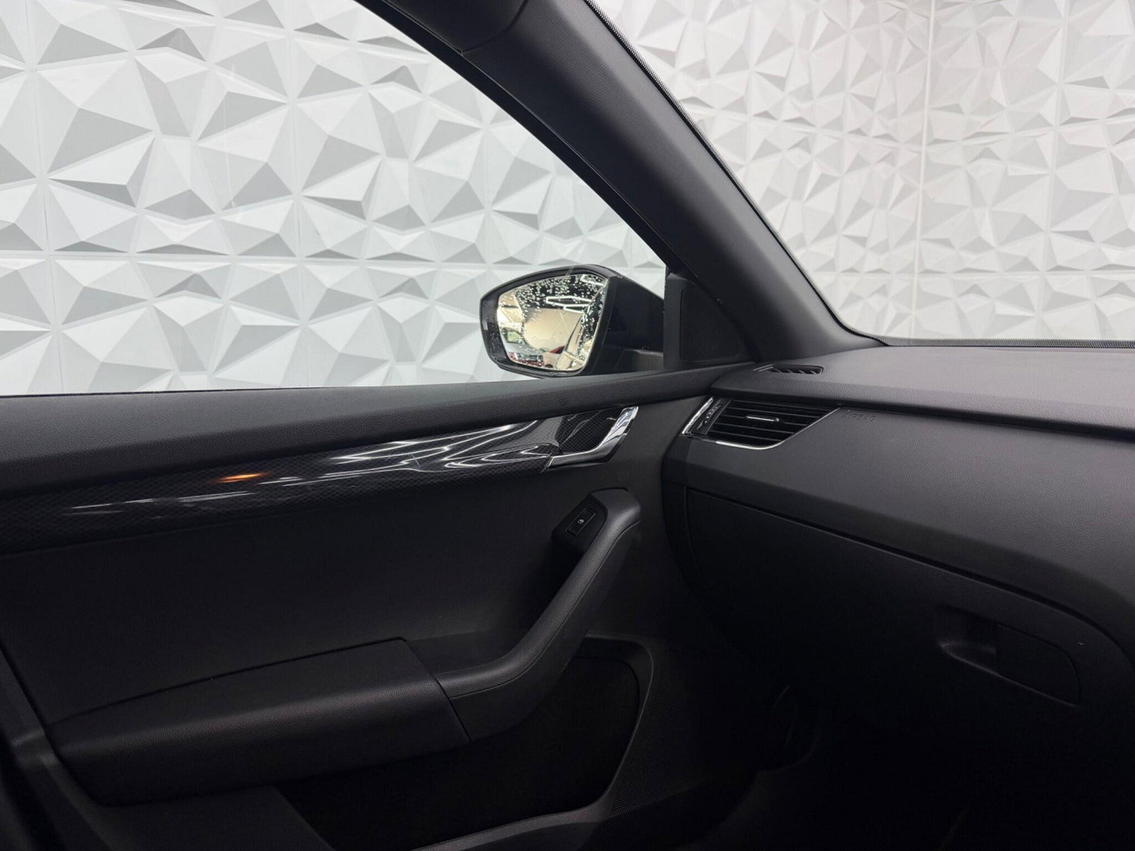 Skoda Octavia 2.0 TDI vRS Euro 6 (s/s) 5dr (SNav) 5dr Manual 2015