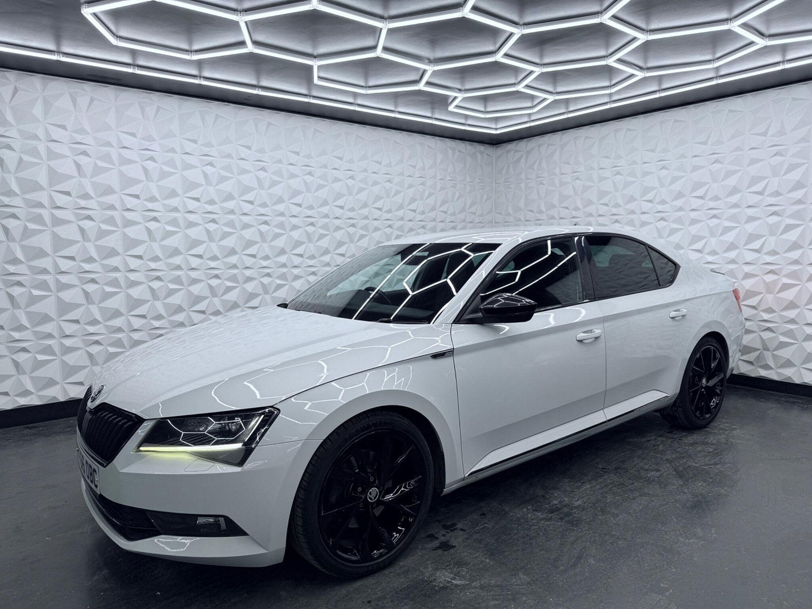 Skoda Superb 2.0 TDI SportLine Euro 6 (s/s) 5dr 5dr Manual 2016