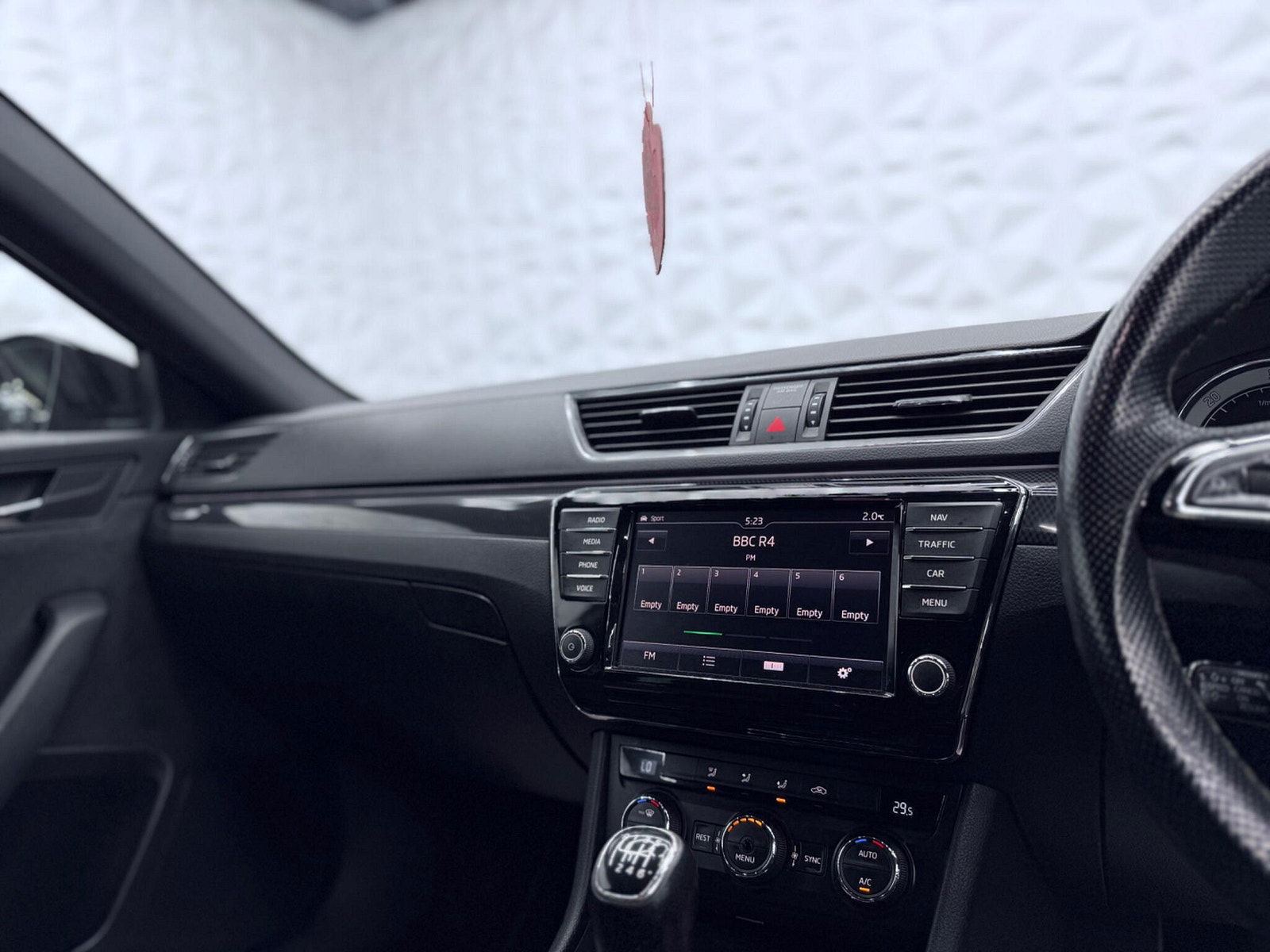 Skoda Superb 2.0 TDI SportLine Euro 6 (s/s) 5dr 5dr Manual 2016