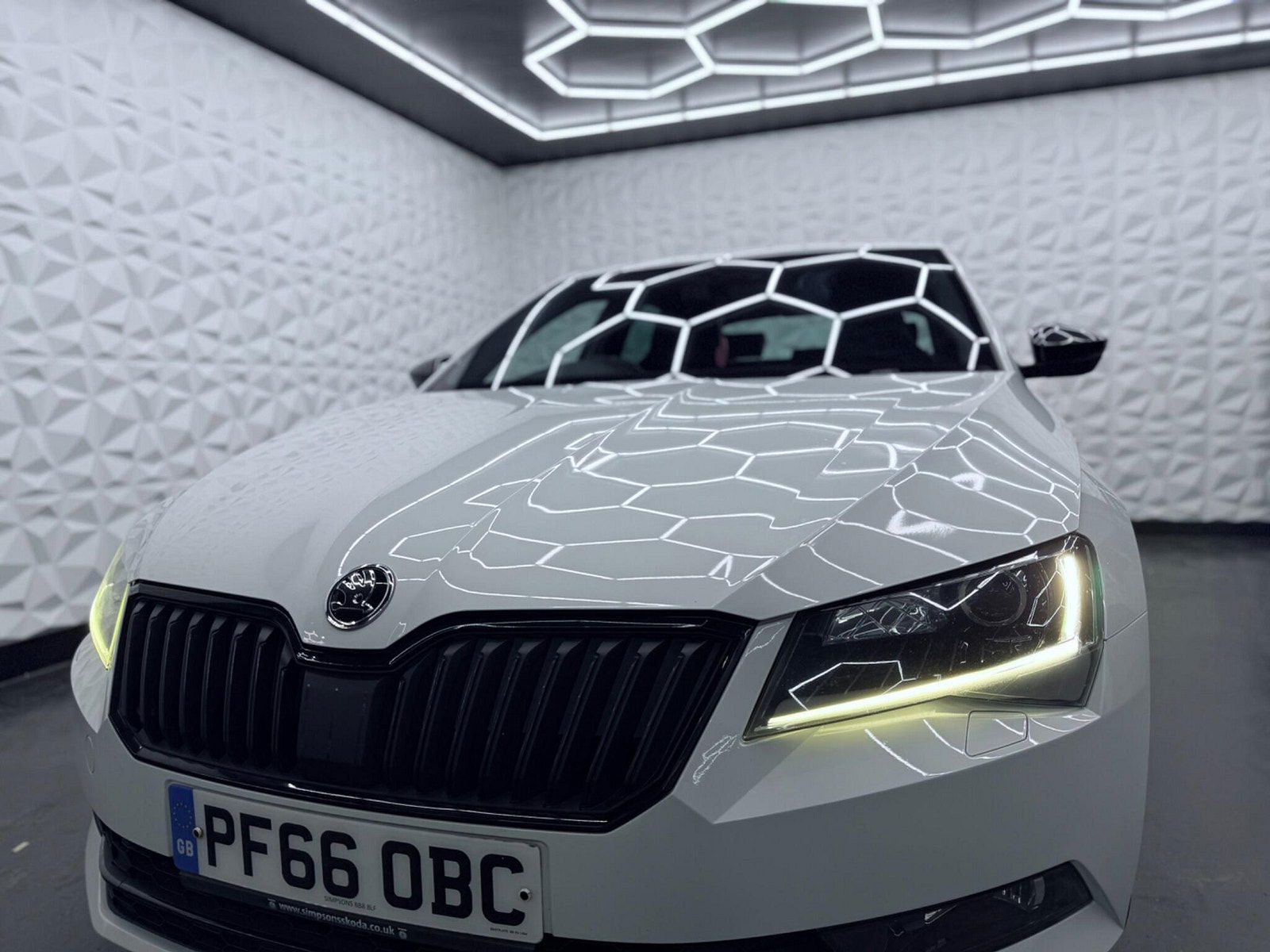 Skoda Superb 2.0 TDI SportLine Euro 6 (s/s) 5dr 5dr Manual 2016