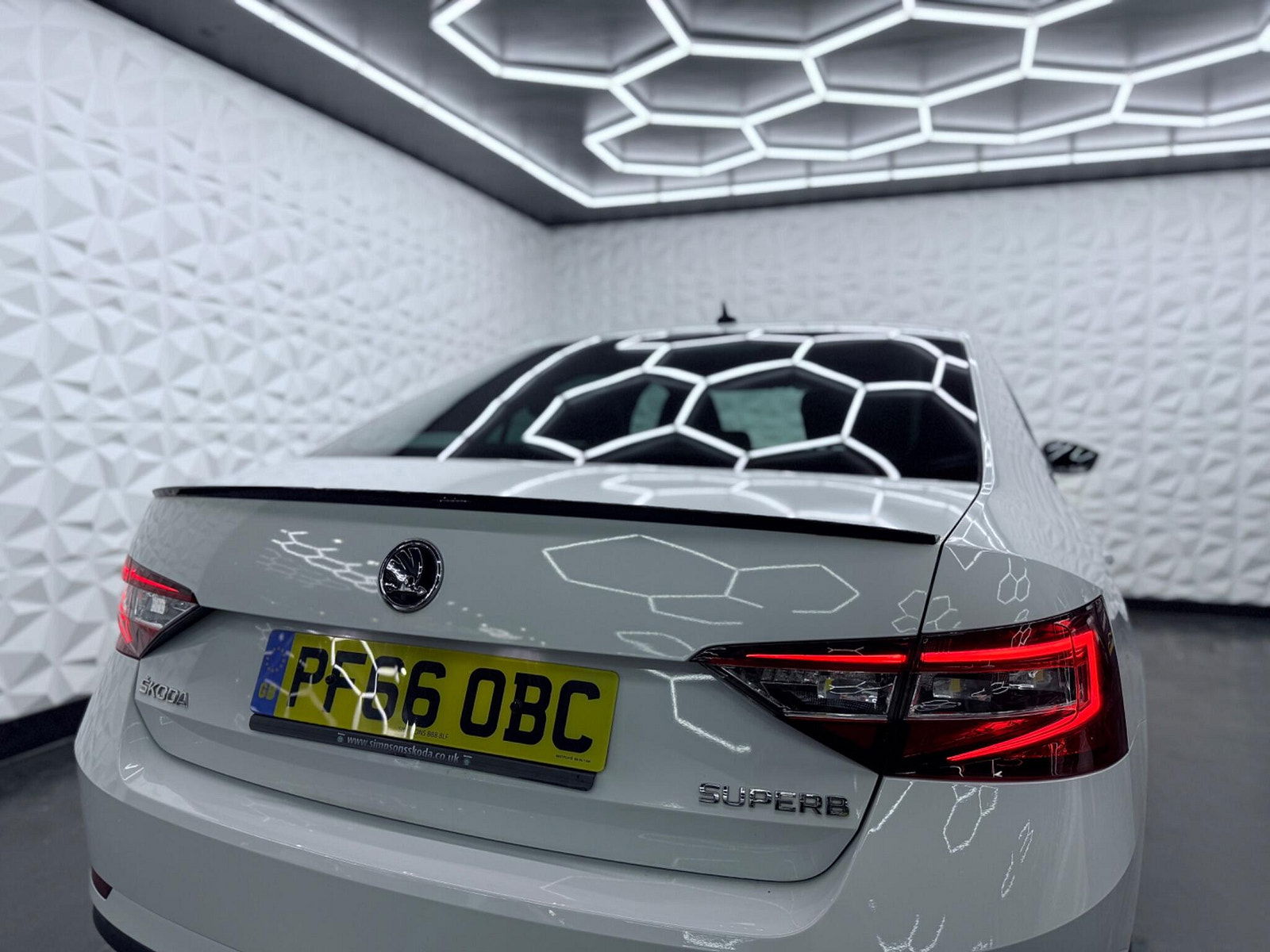 Skoda Superb 2.0 TDI SportLine Euro 6 (s/s) 5dr 5dr Manual 2016