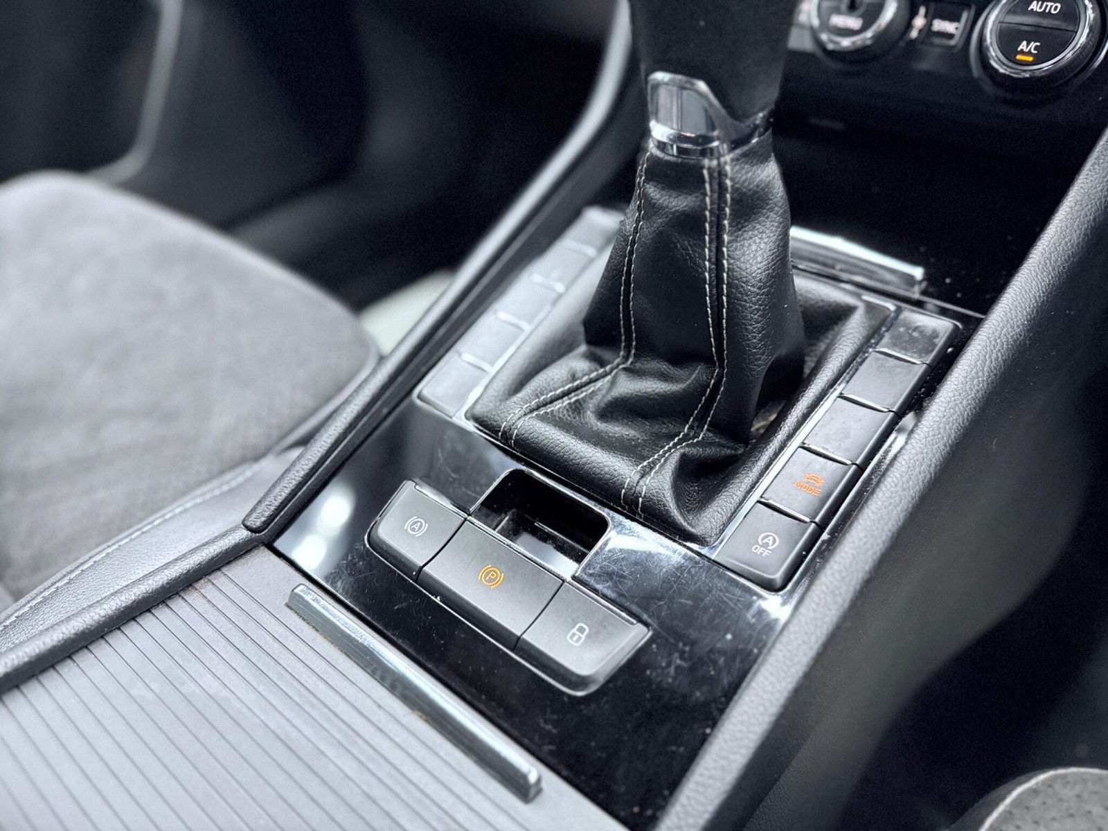 Skoda Superb 2.0 TDI SportLine Euro 6 (s/s) 5dr 5dr Manual 2016