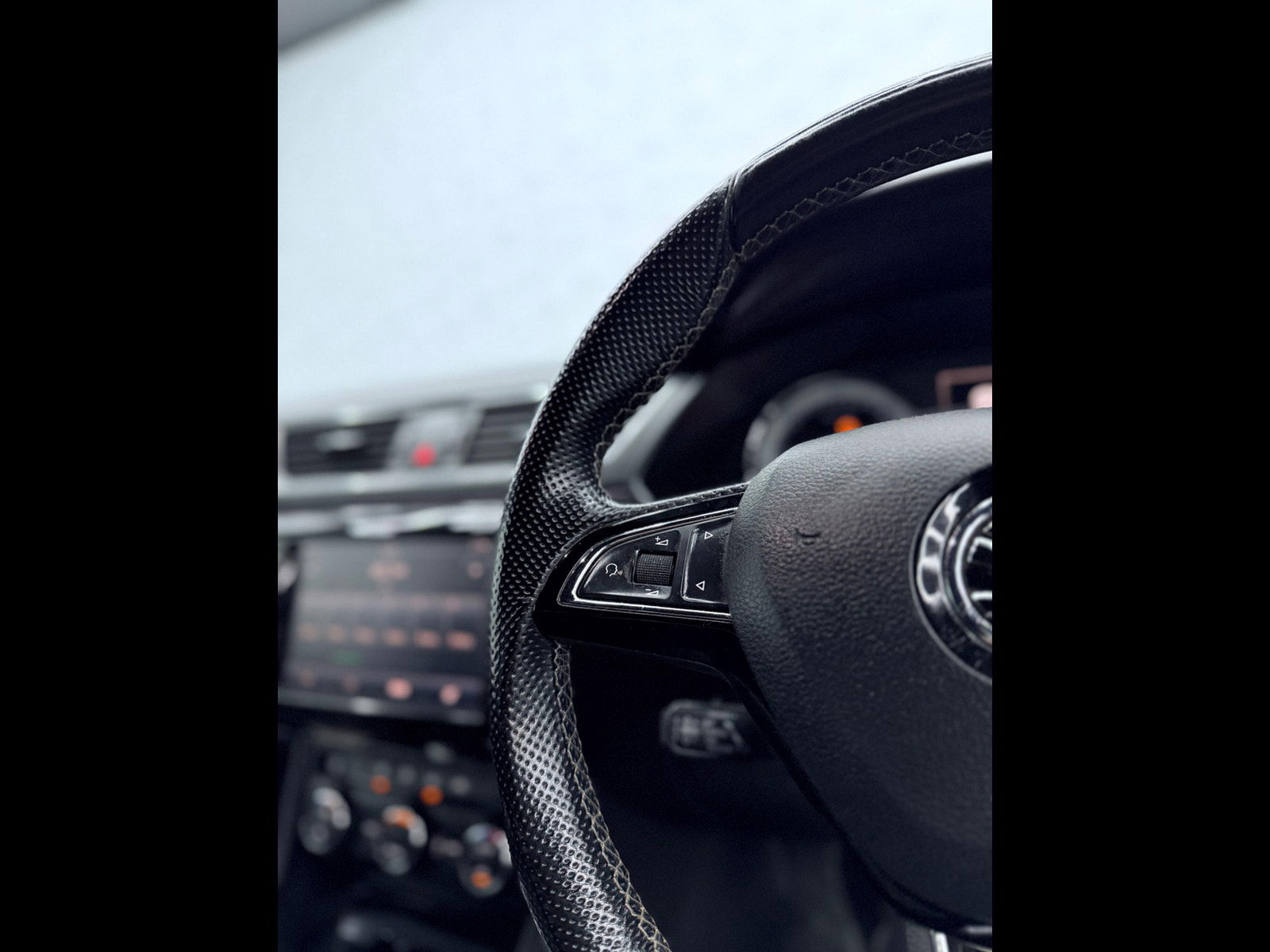 Skoda Superb 2.0 TDI SportLine Euro 6 (s/s) 5dr 5dr Manual 2016